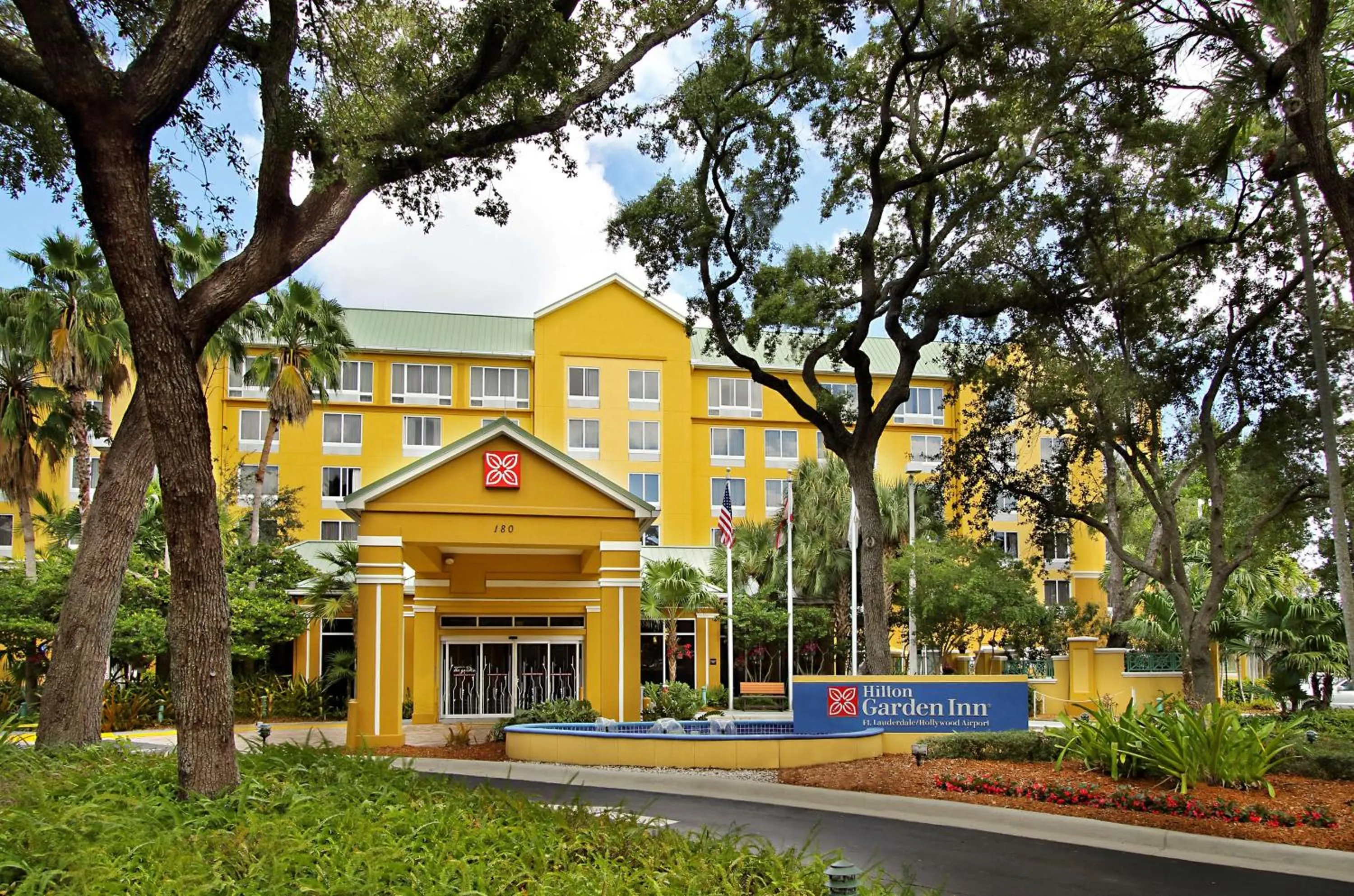 Property building in Hilton Garden Inn Ft. Lauderdale Airport-Cruise Port