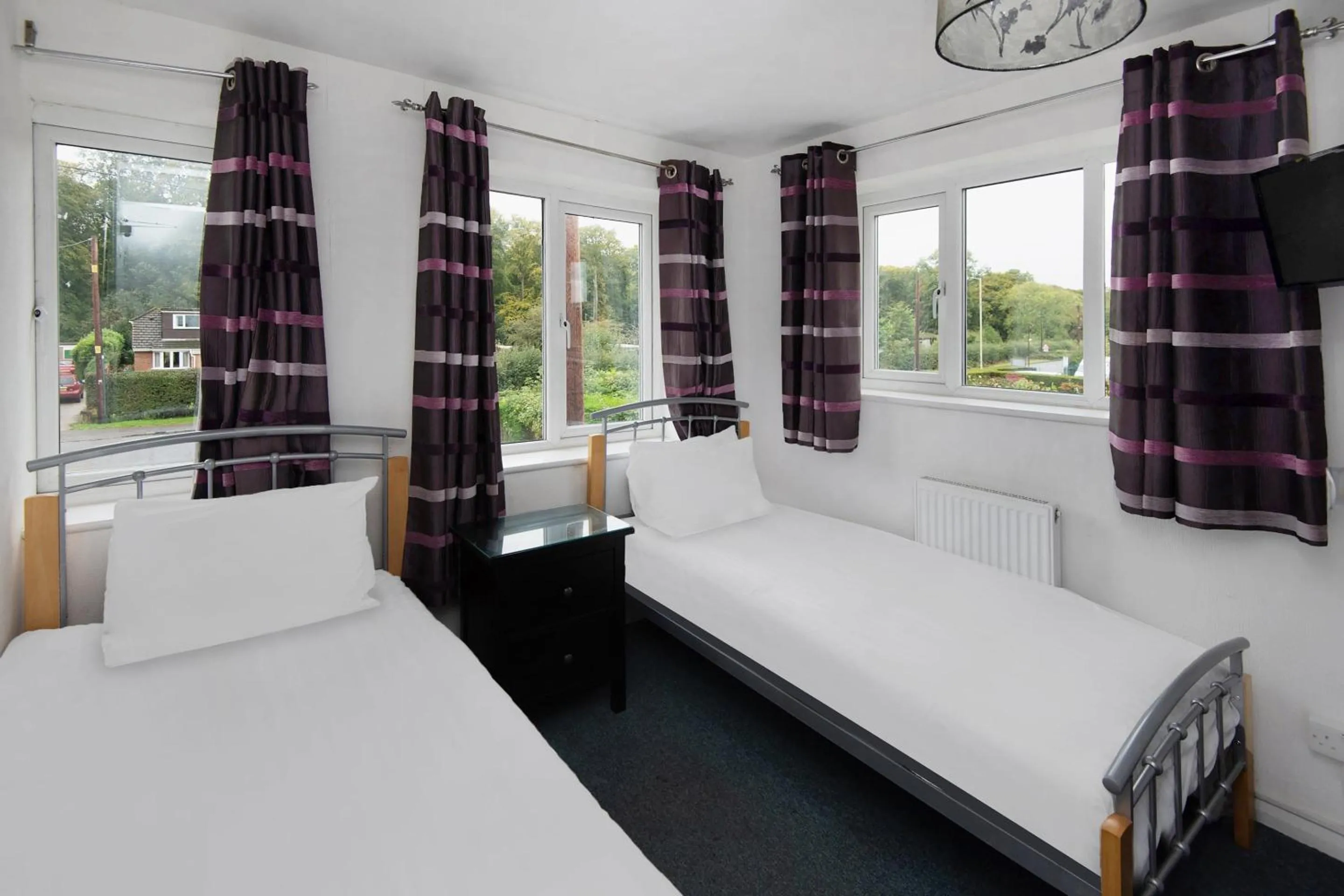 Bedroom, Bed in Chris's Motel