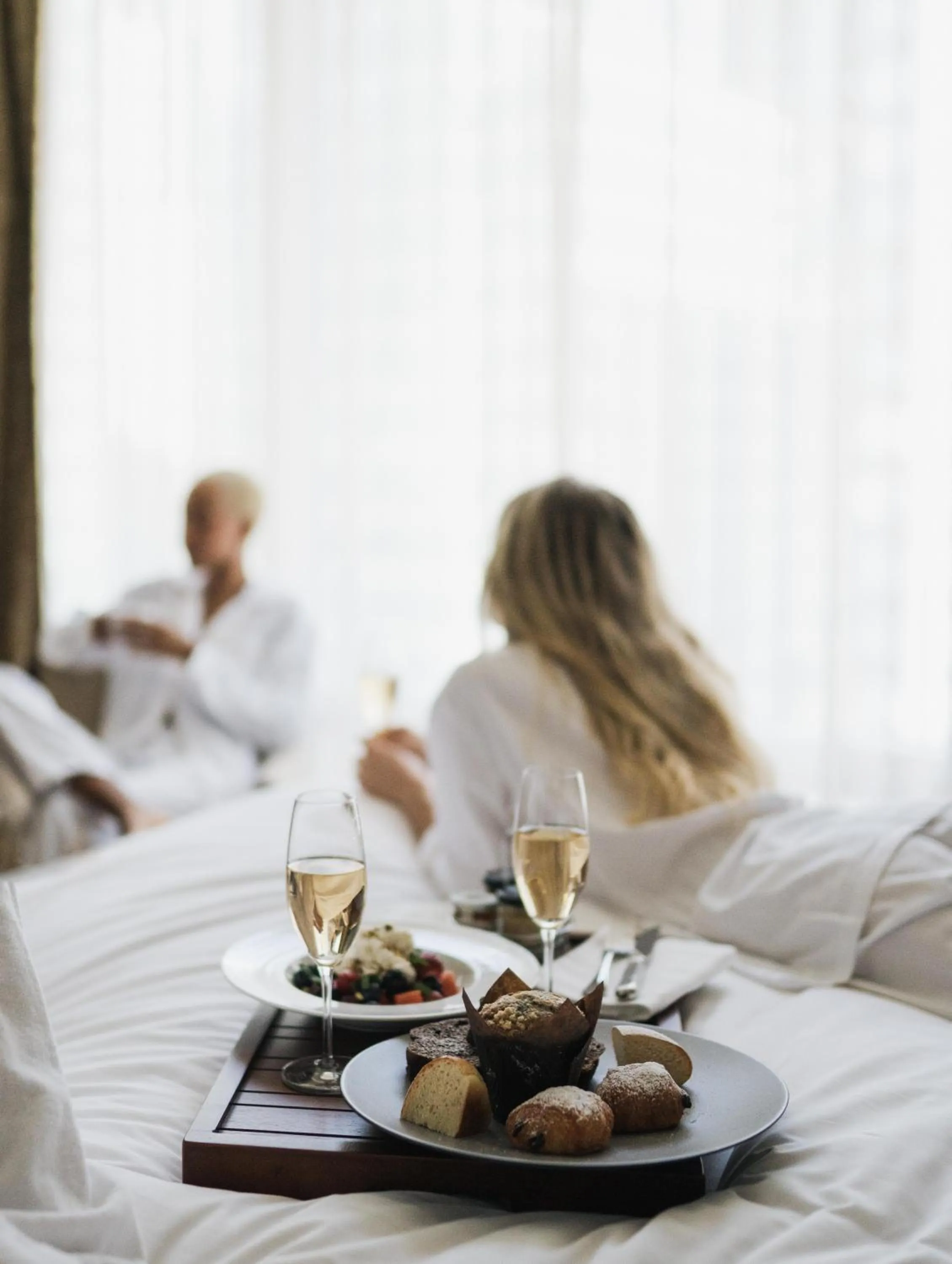 Food and drinks, Bed in Shangri-La Vancouver