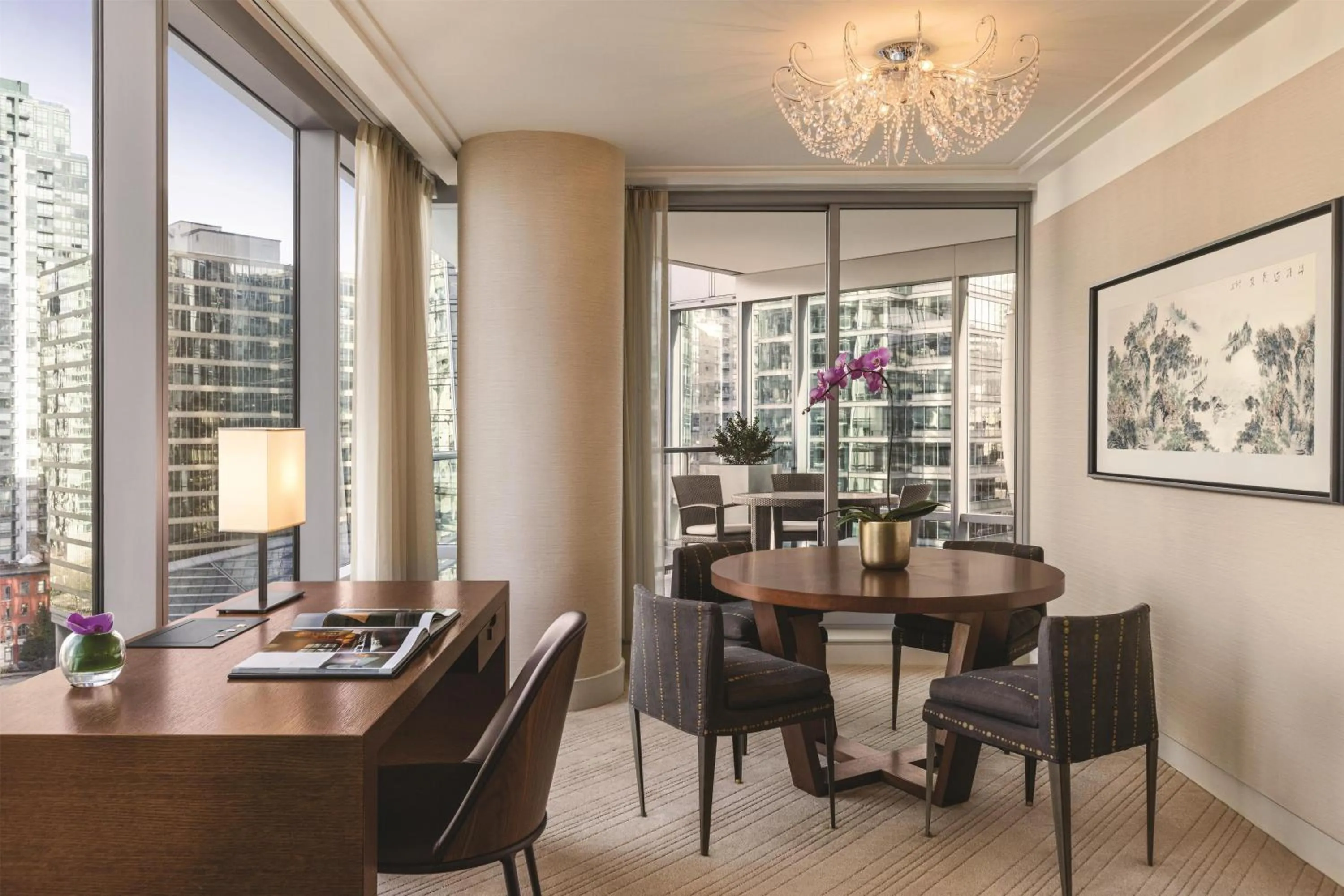 Photo of the whole room in Hyatt Vancouver Downtown Alberni