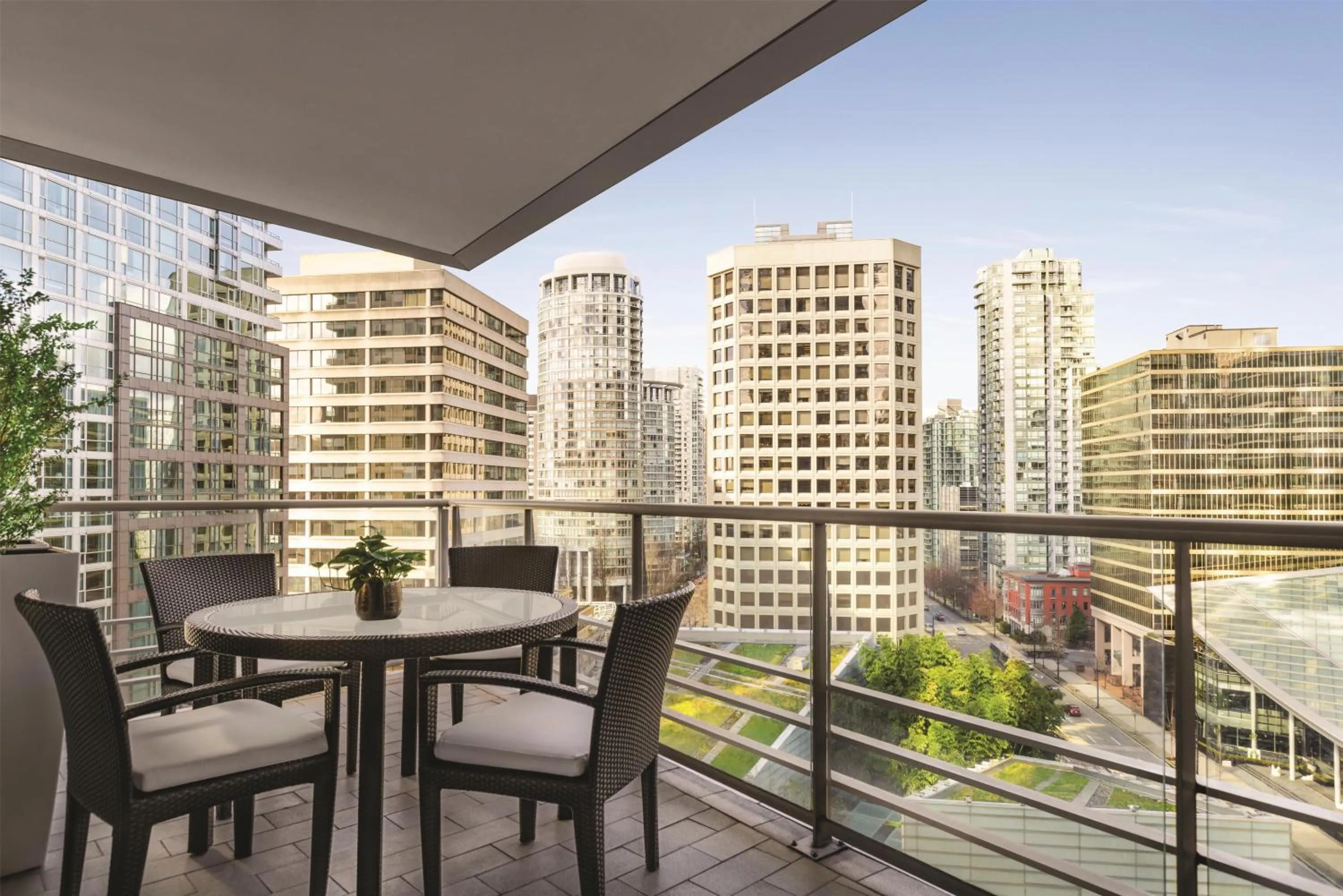 Photo of the whole room in Hyatt Vancouver Downtown Alberni