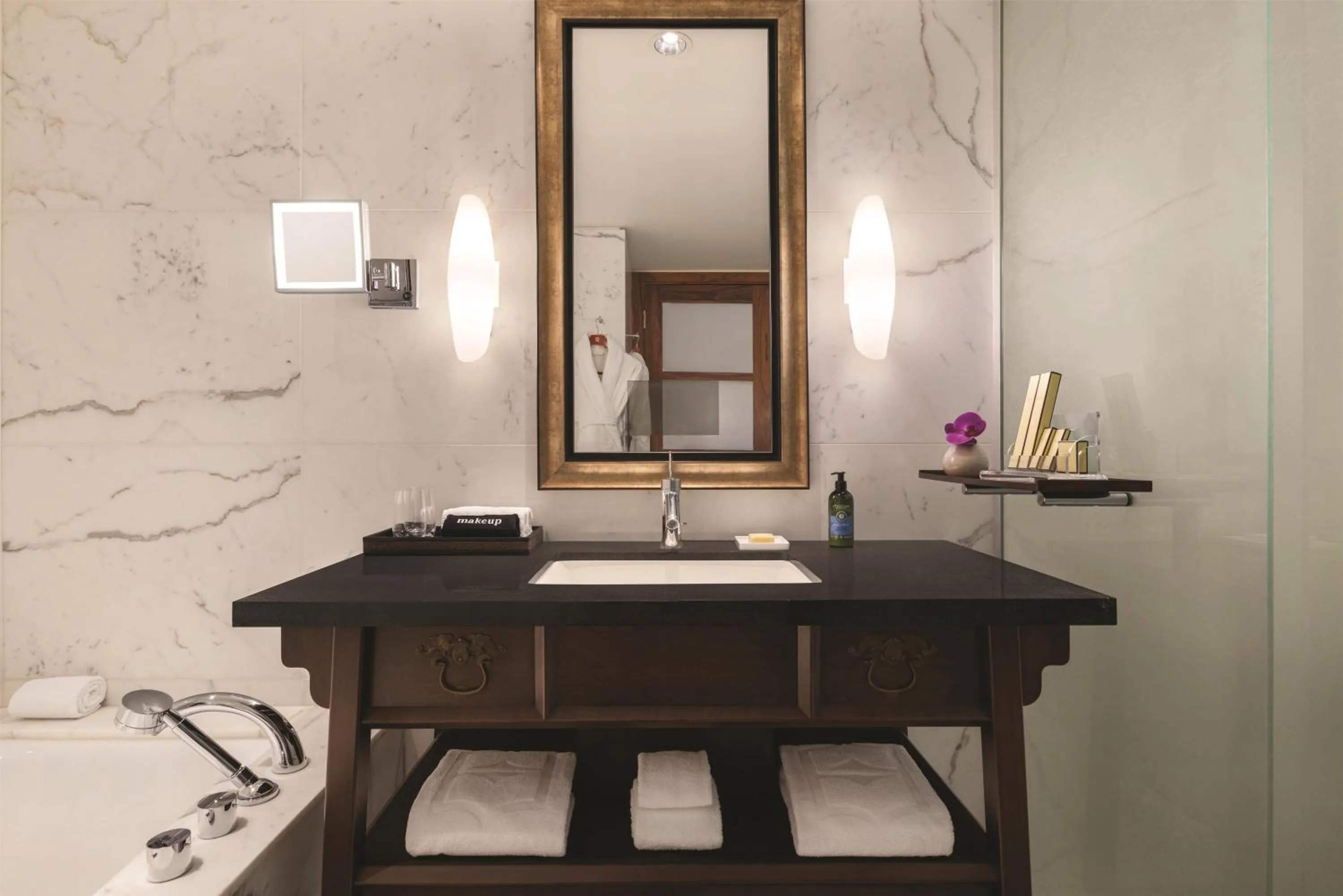 Bathroom in Hyatt Vancouver Downtown Alberni