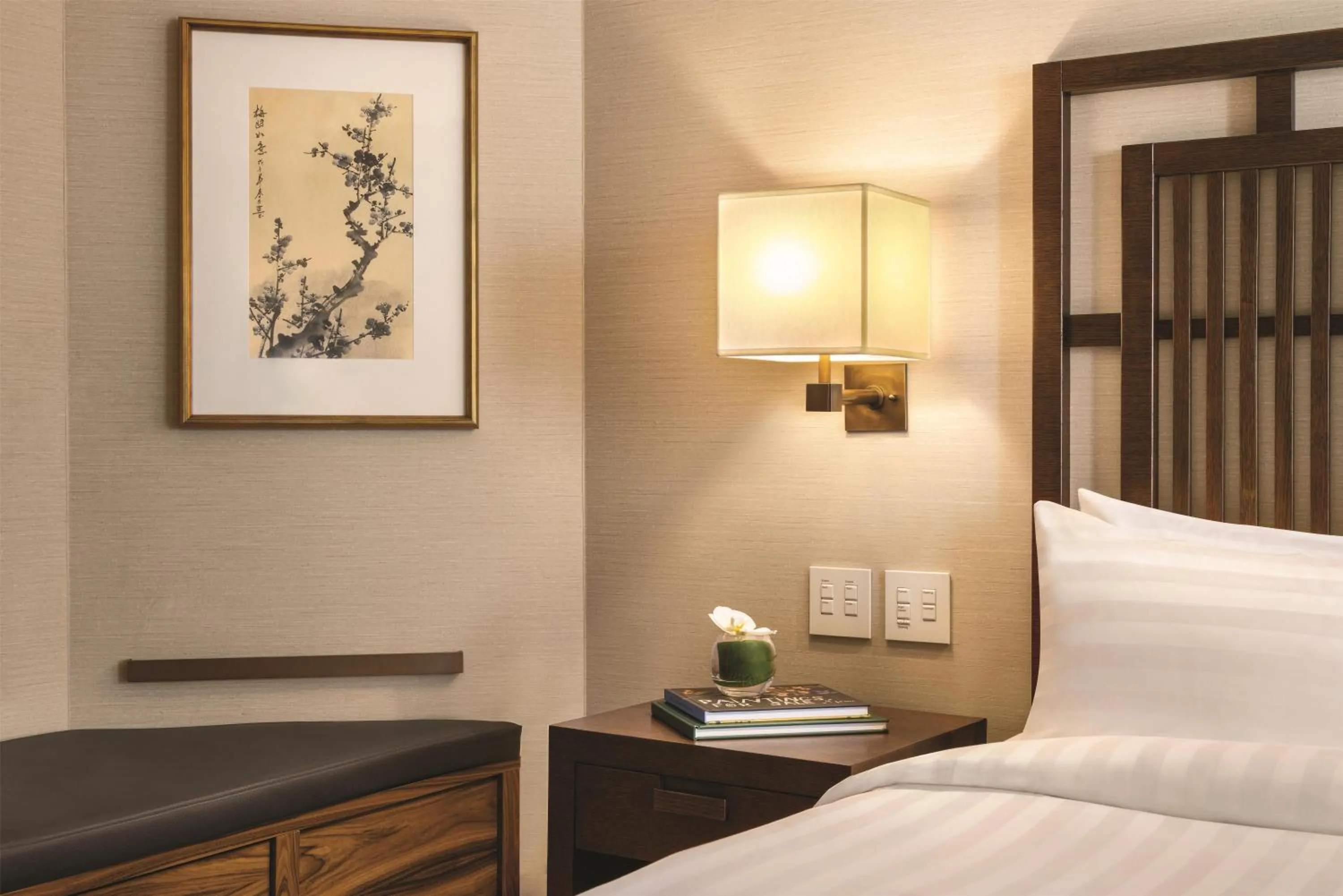 Photo of the whole room, Bed in Hyatt Vancouver Downtown Alberni