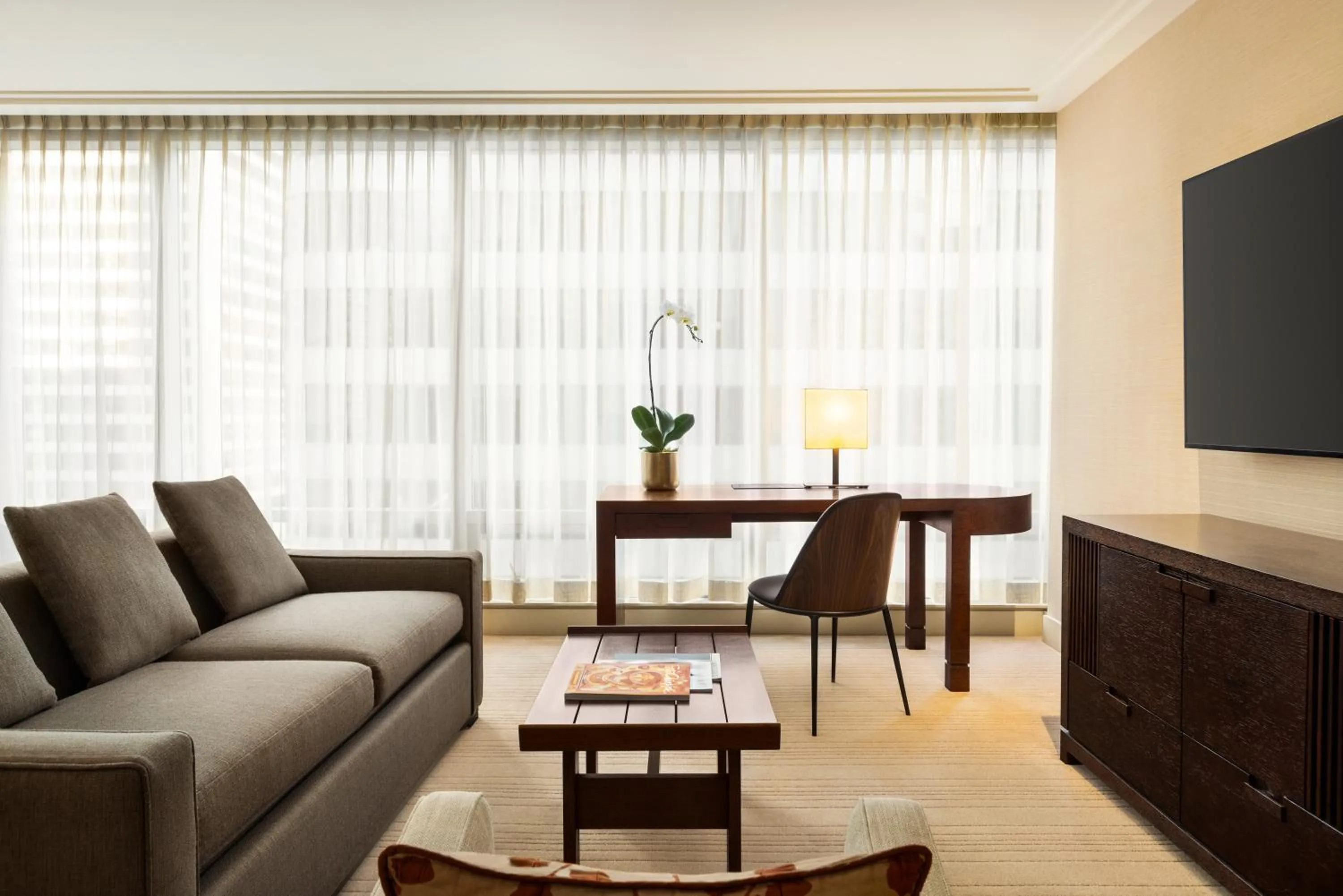 TV and multimedia in Hyatt Vancouver Downtown Alberni