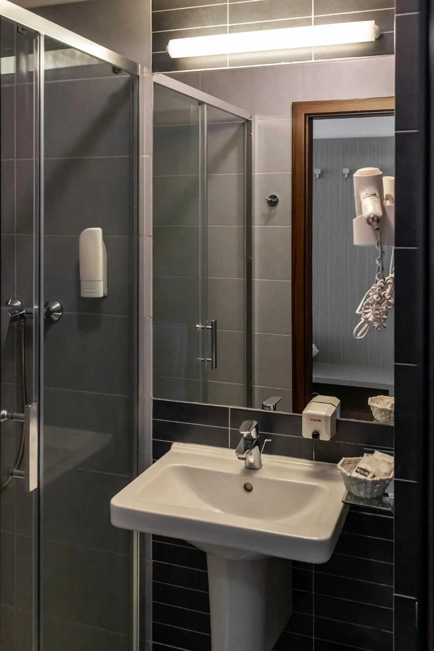 Shower in Hotel Alibaba