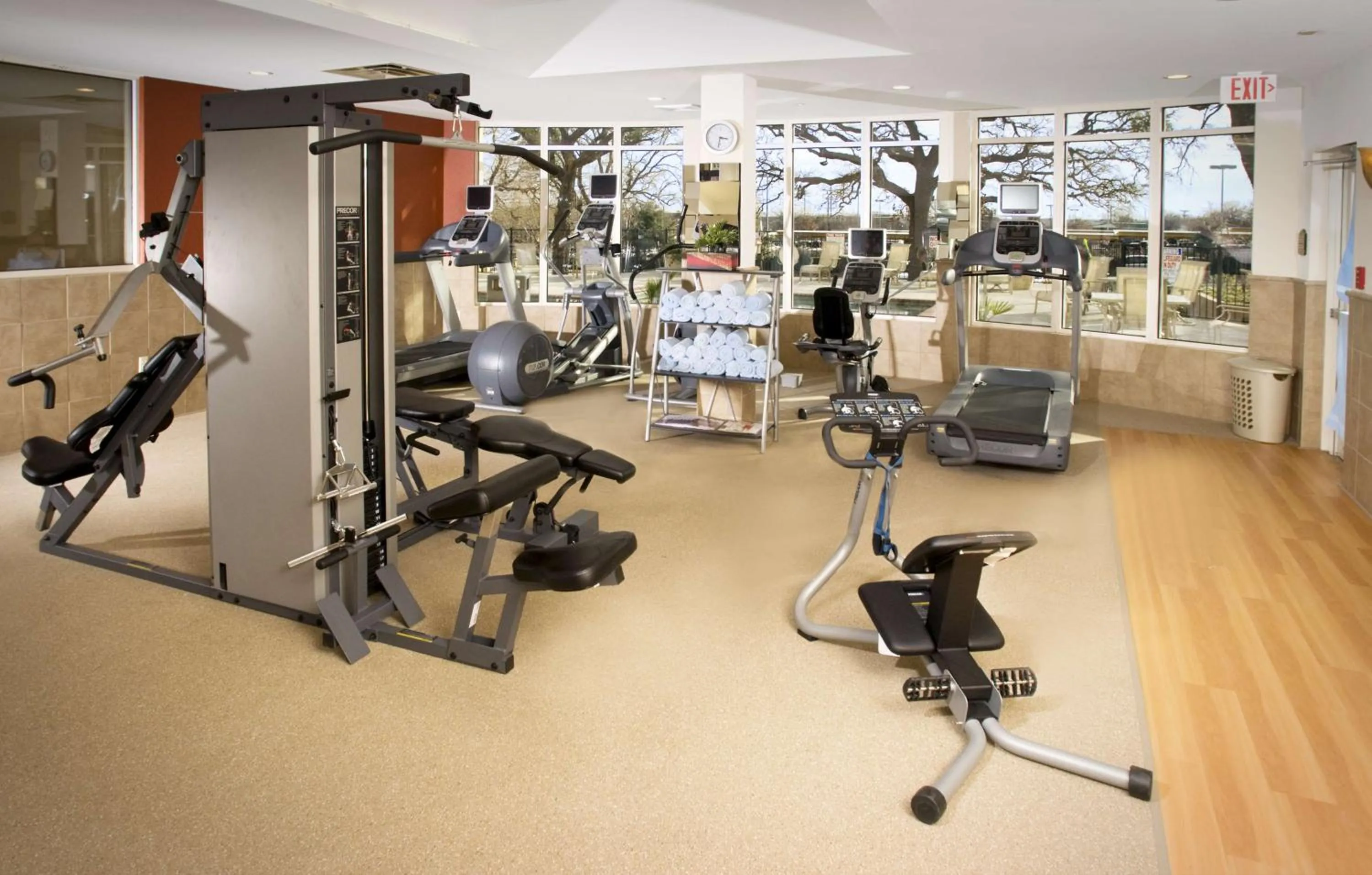 Fitness centre/facilities in Hilton Garden Inn DFW Airport South