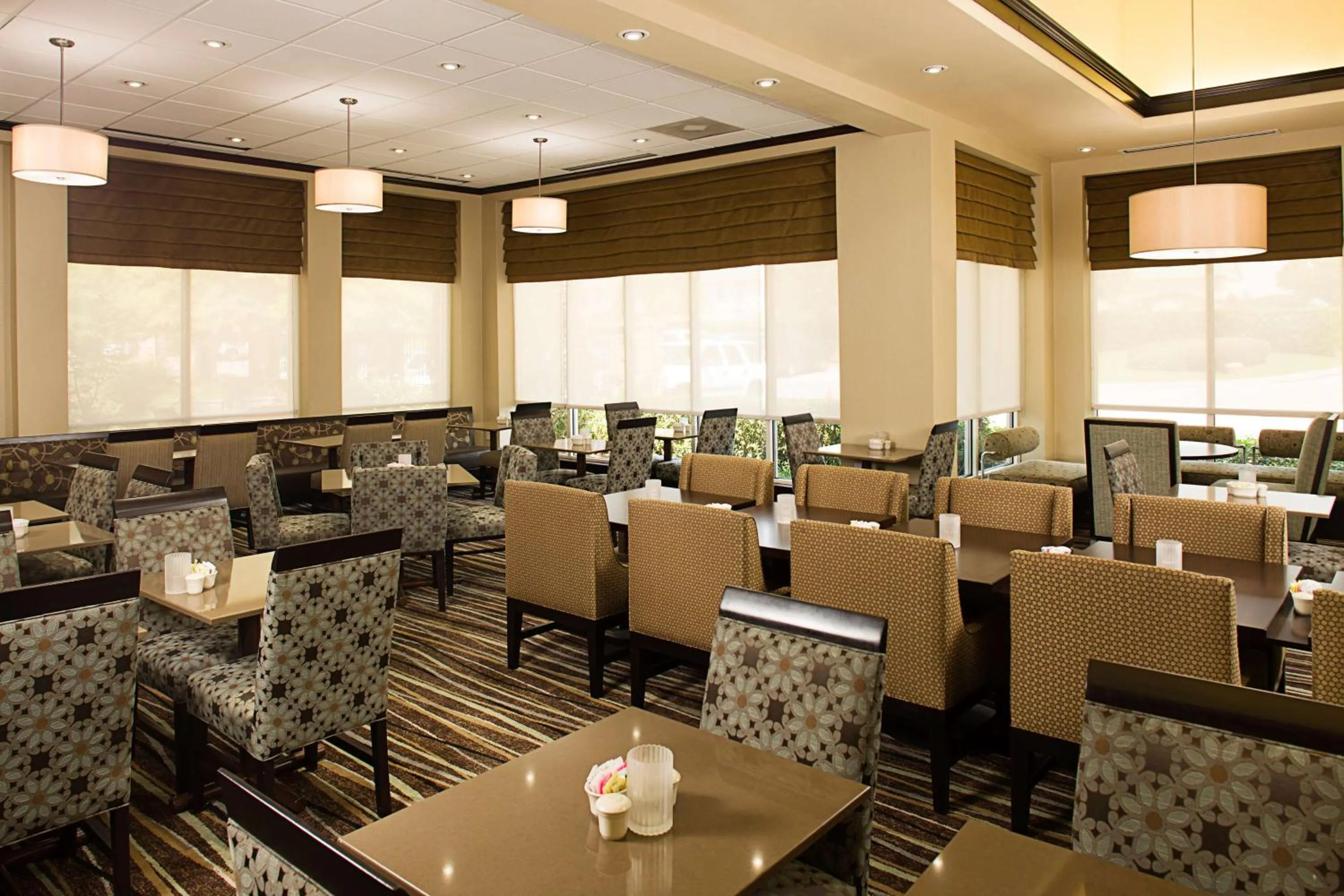 Restaurant/places to eat in Hilton Garden Inn DFW Airport South