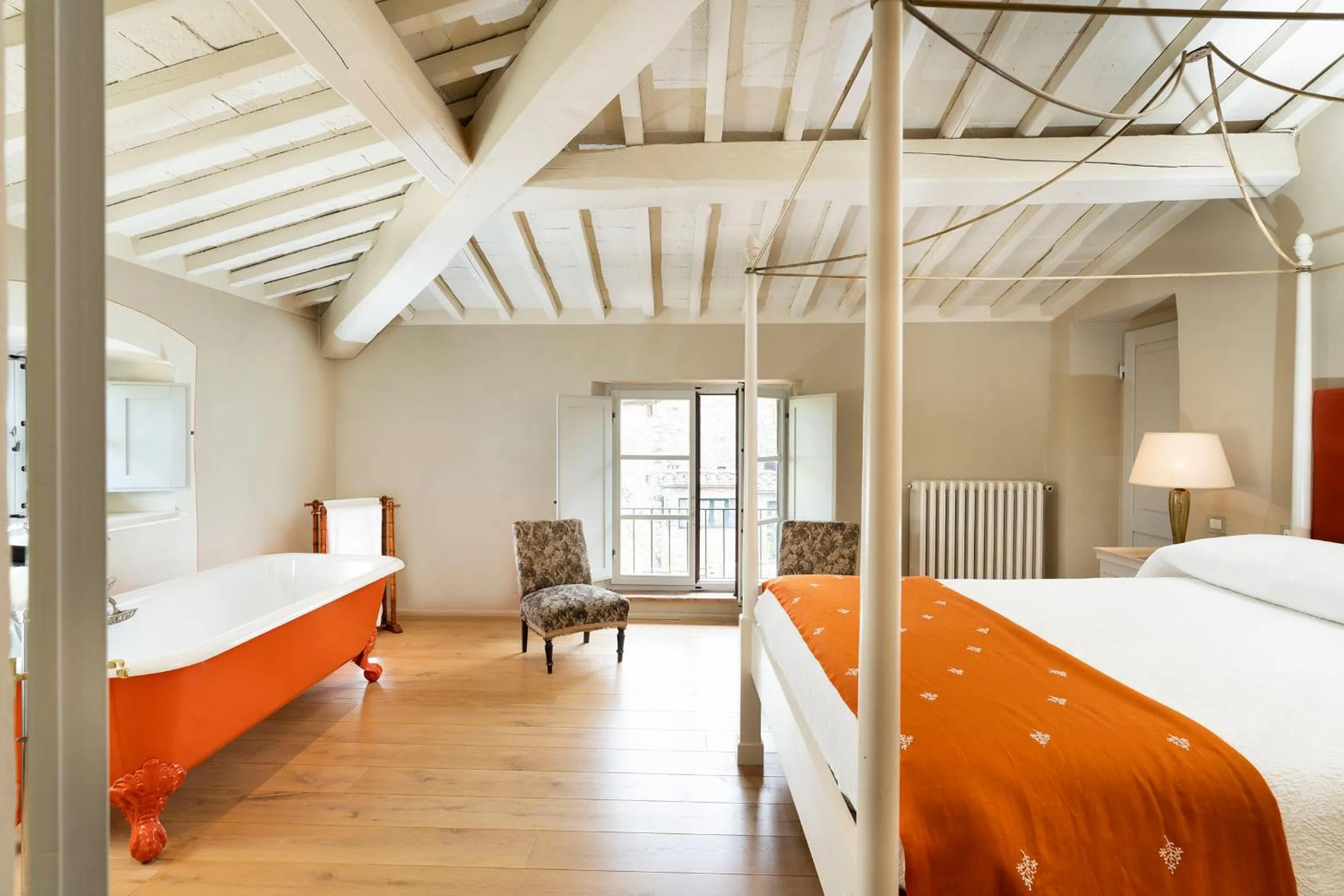 Bedroom, Bed in Castello di Fonterutoli Wine Resort