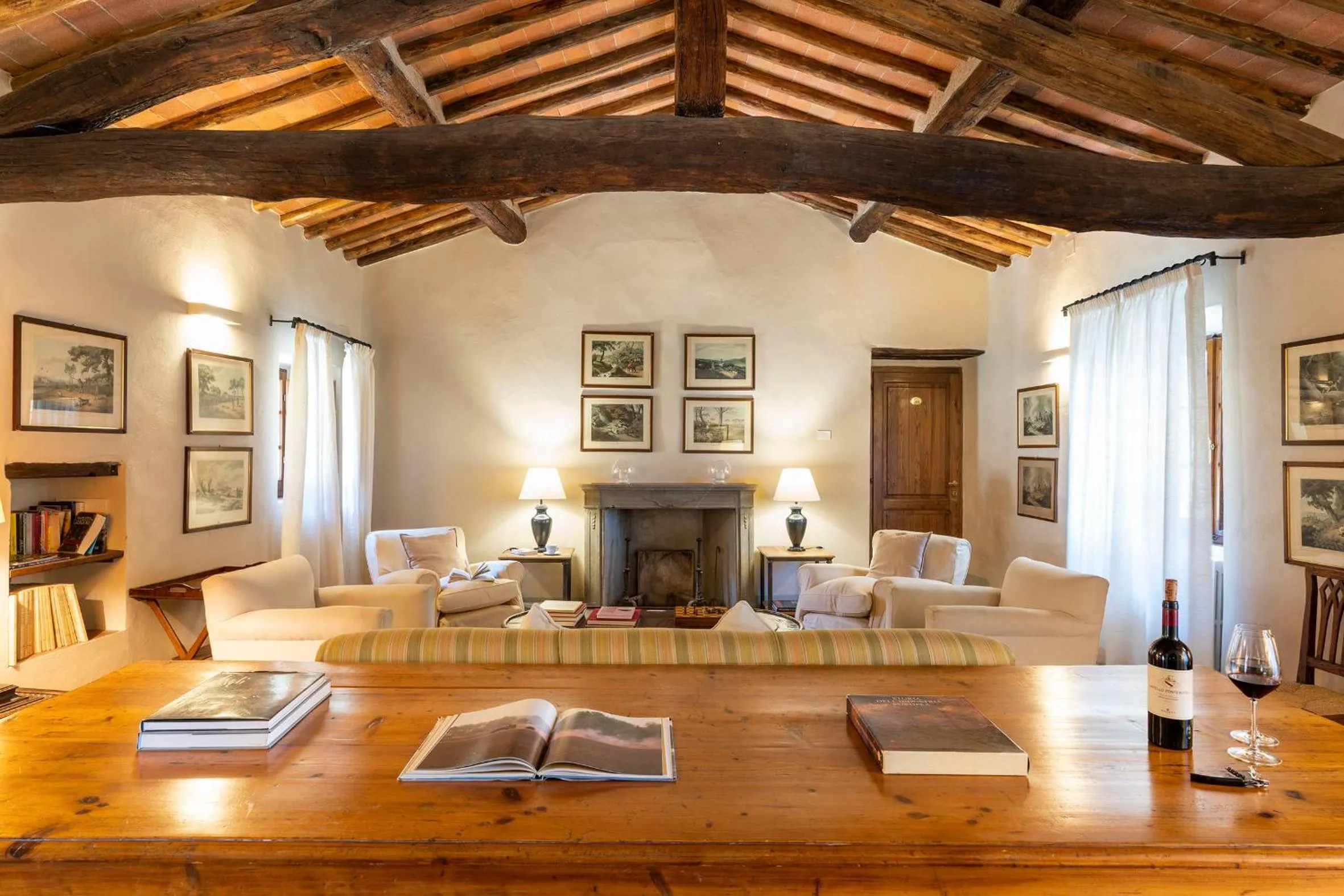 Communal lounge/ TV room in Castello di Fonterutoli Wine Resort