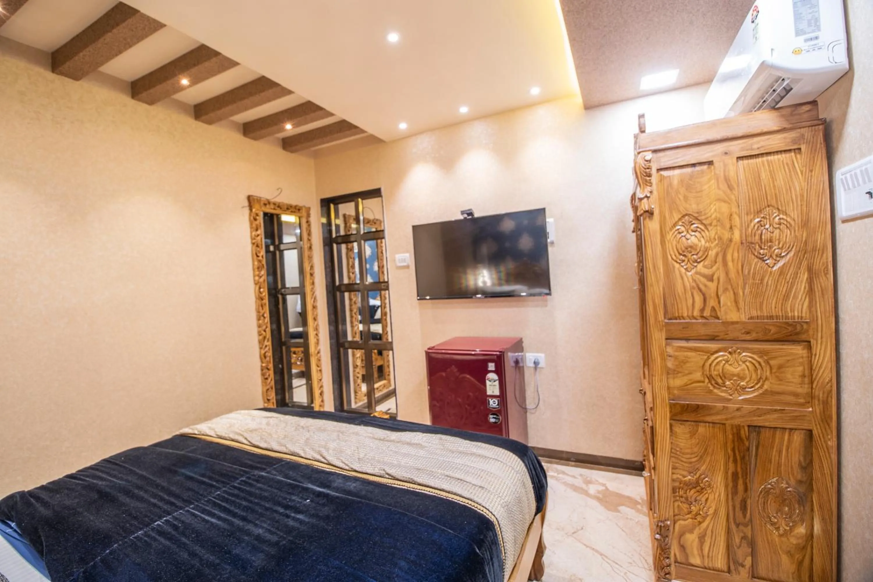 Bed in Onn Shelter Inn