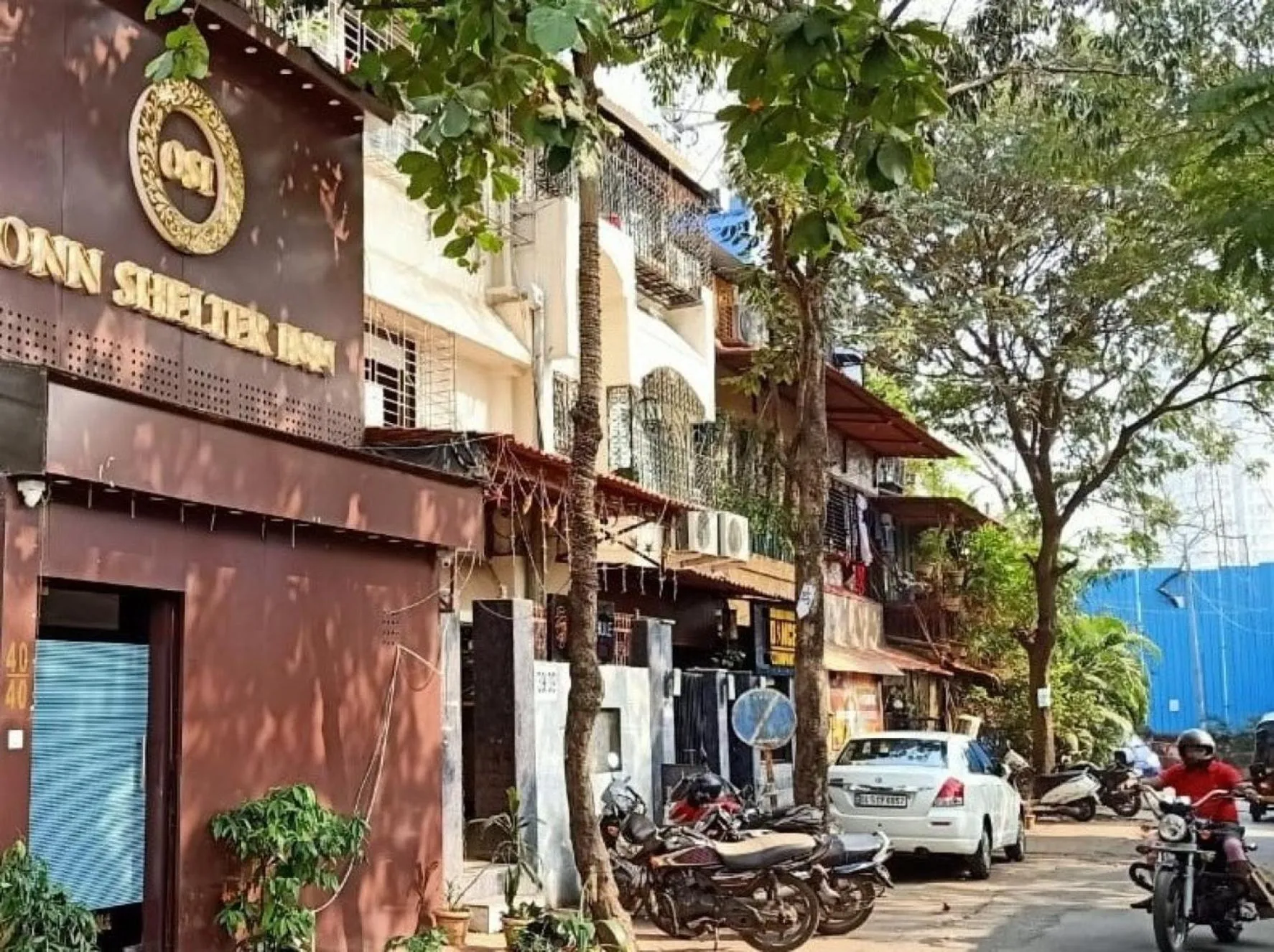 Facade/entrance in Onn Shelter Inn