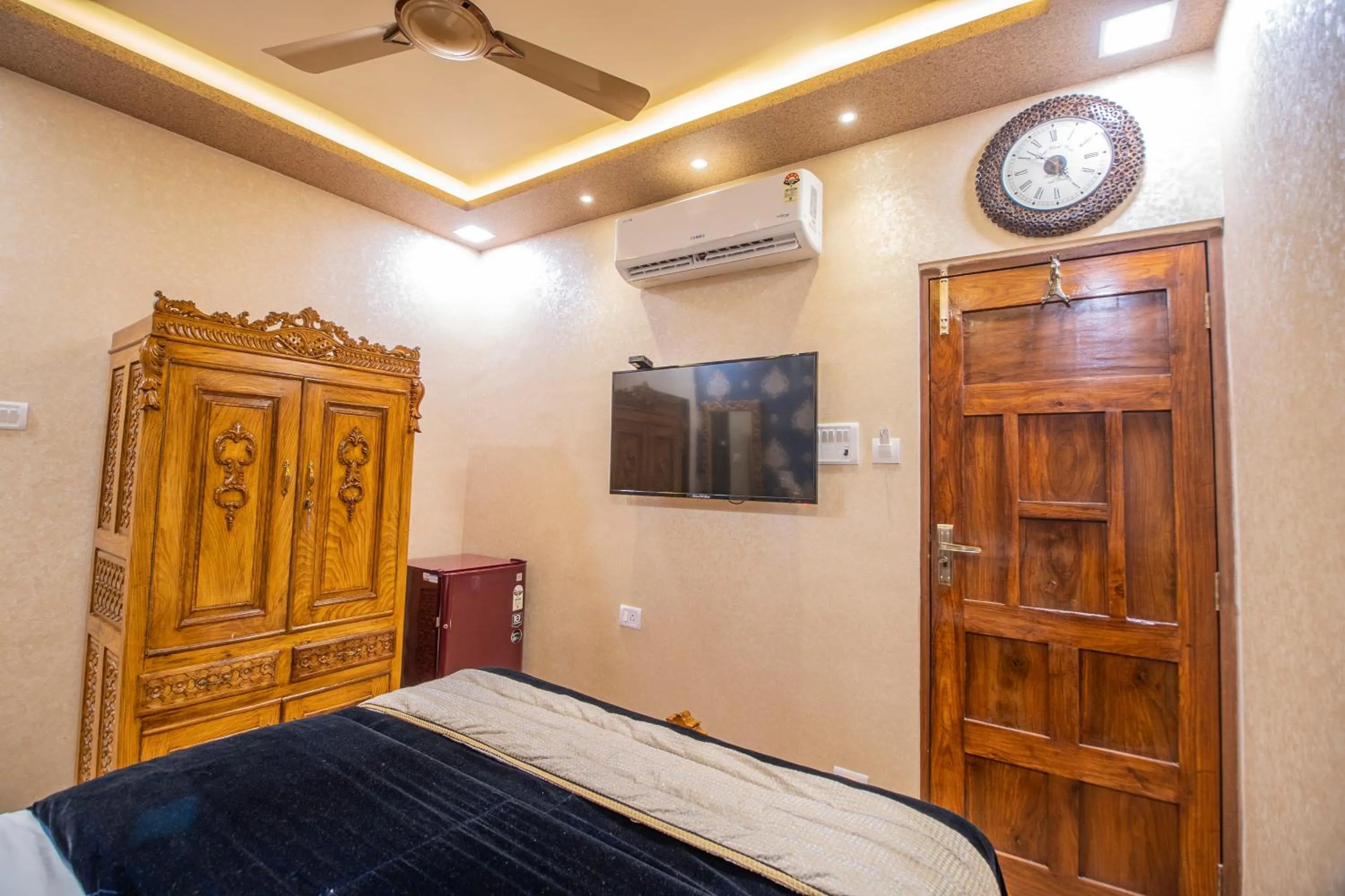 Bed in Onn Shelter Inn