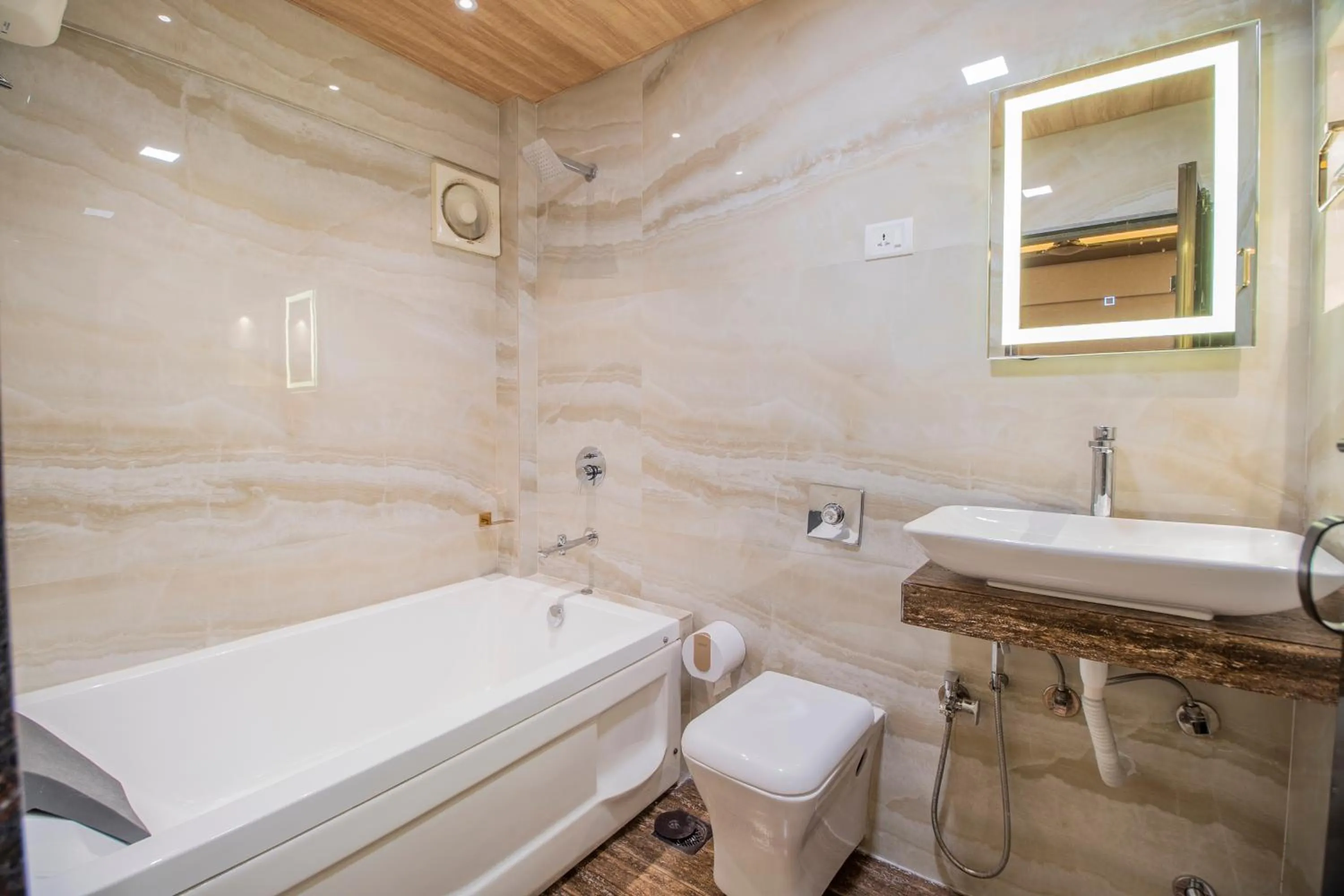 Shower in Onn Shelter Inn