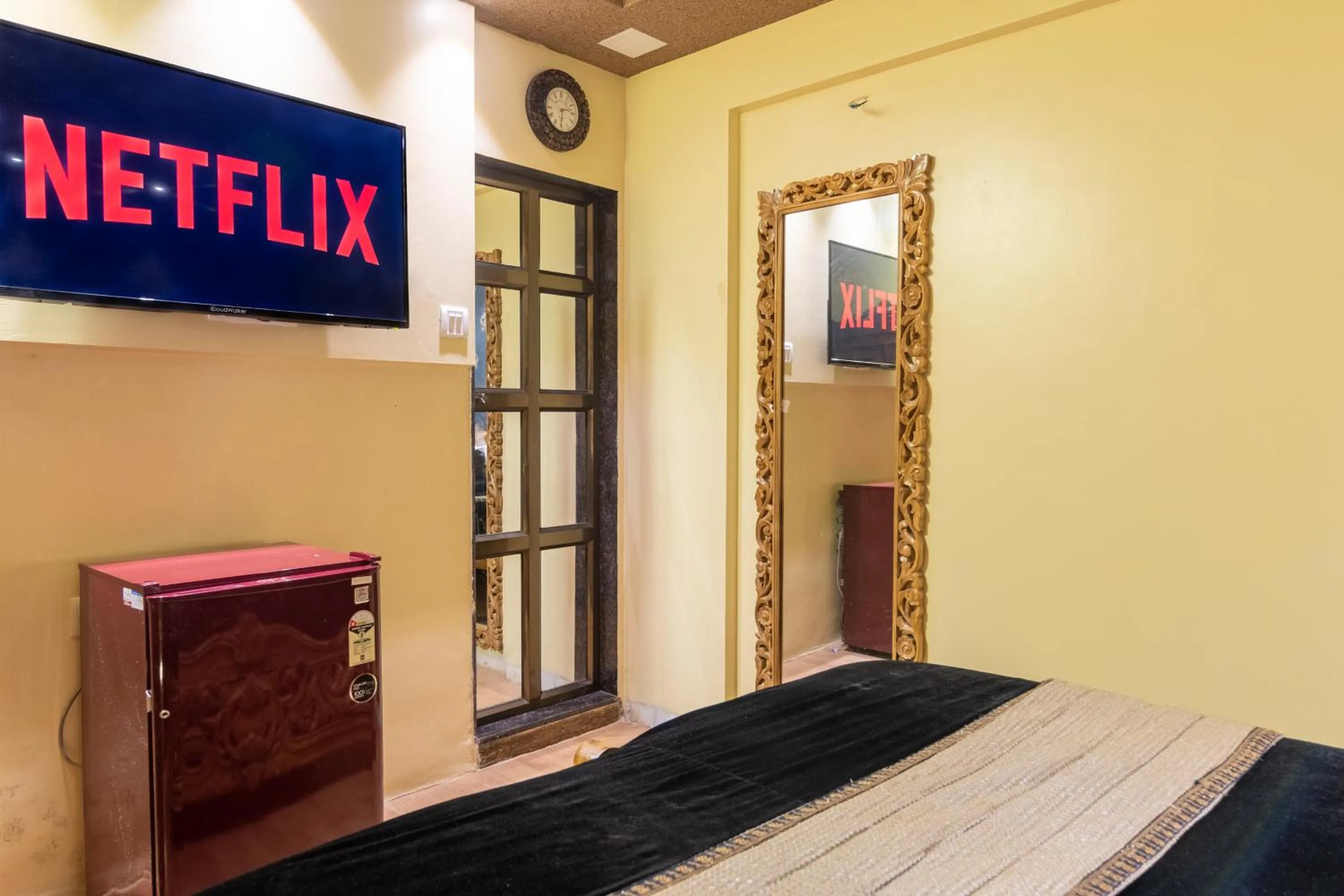 TV and multimedia, Bed in Onn Shelter Inn