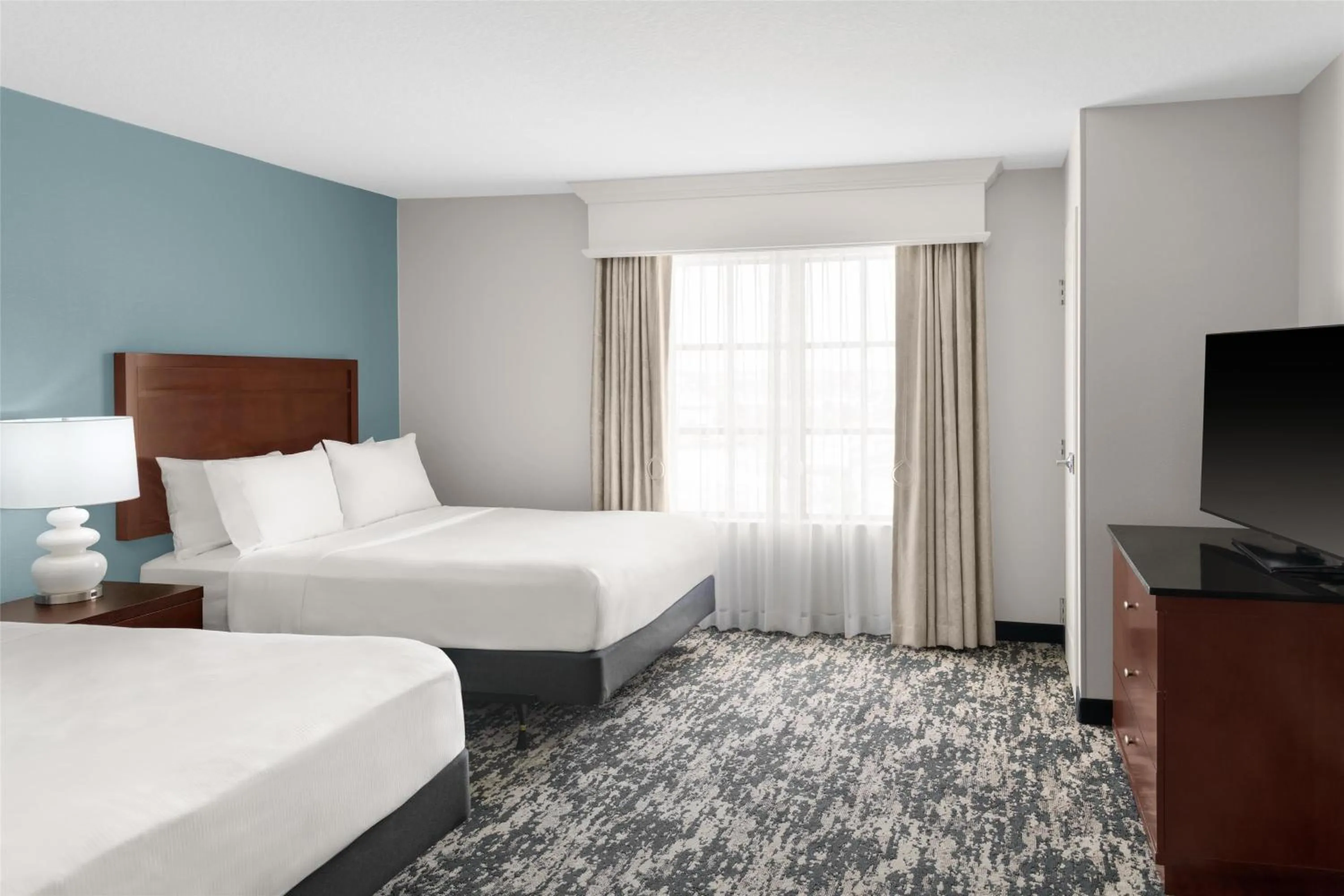 Bed in Embassy Suites Fort Myers - Estero