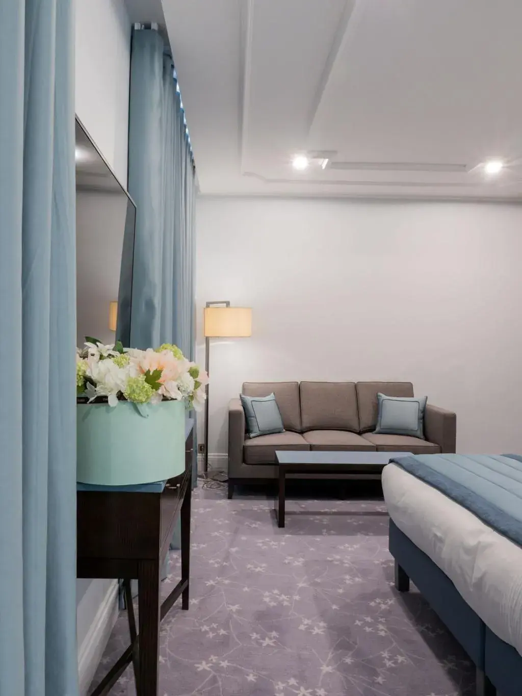 Large Double Room in Villa Genesis Large Double Room in Villa Genesis