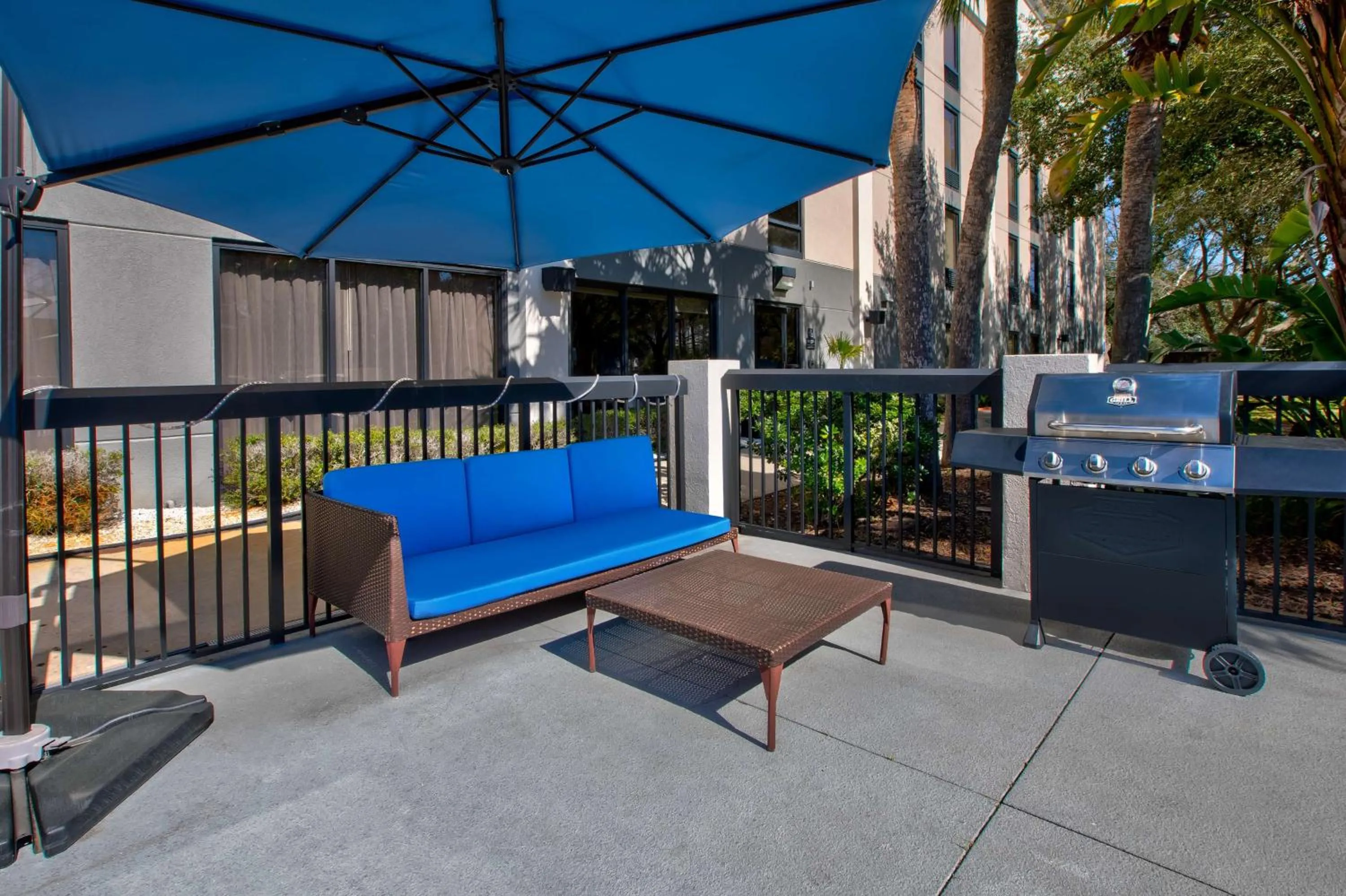 Dining area in Hampton Inn Daytona/Ormond Beach