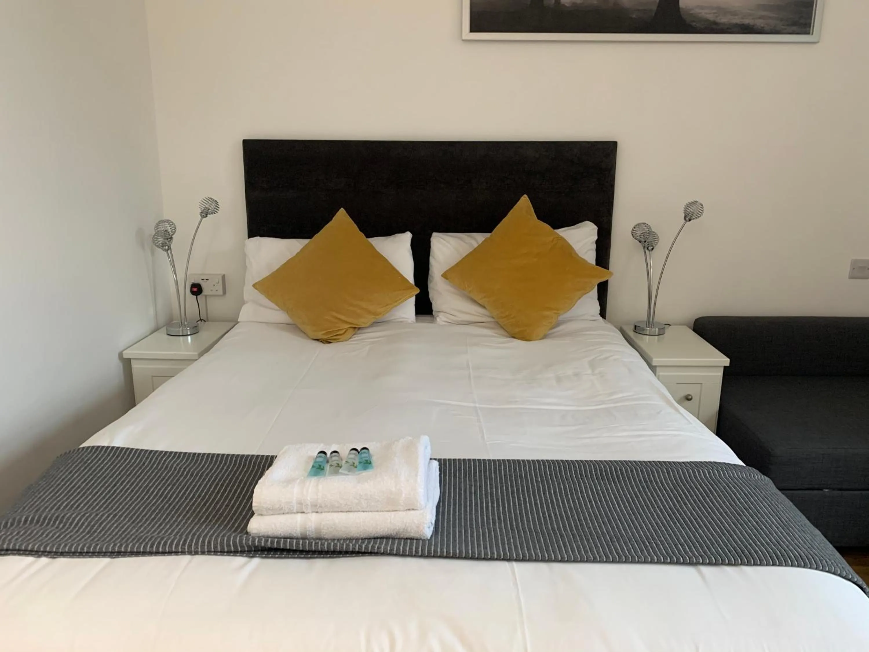 Bed in London City Hotel