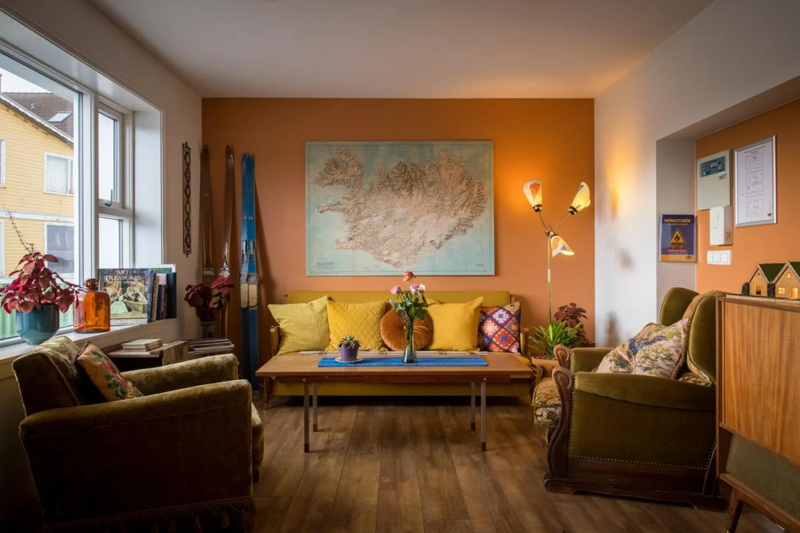 Communal lounge/ TV room in Sjávarborg