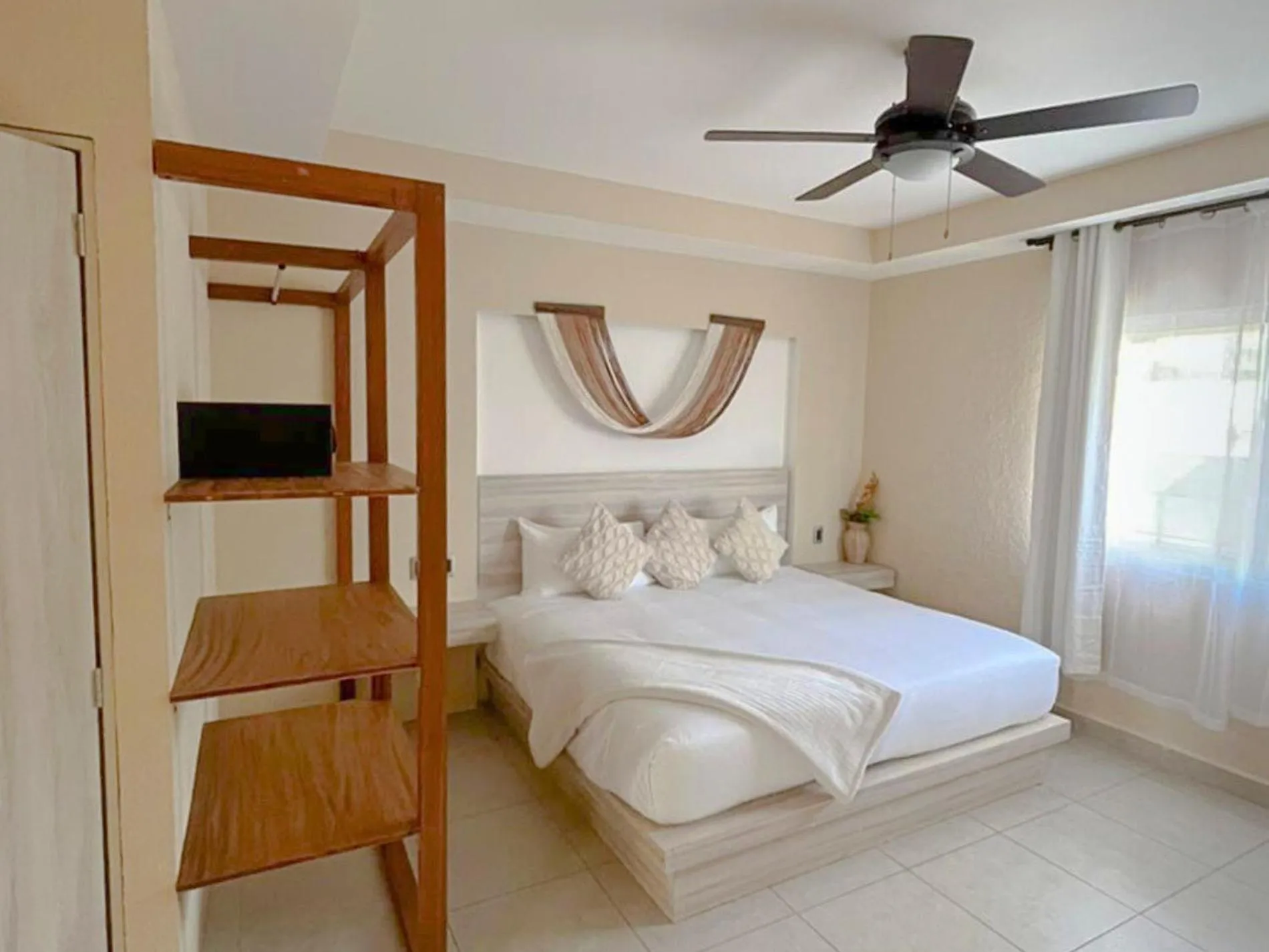 Photo of the whole room, Bed in Quinta Nina Playa del Carmen - Solo Adultos