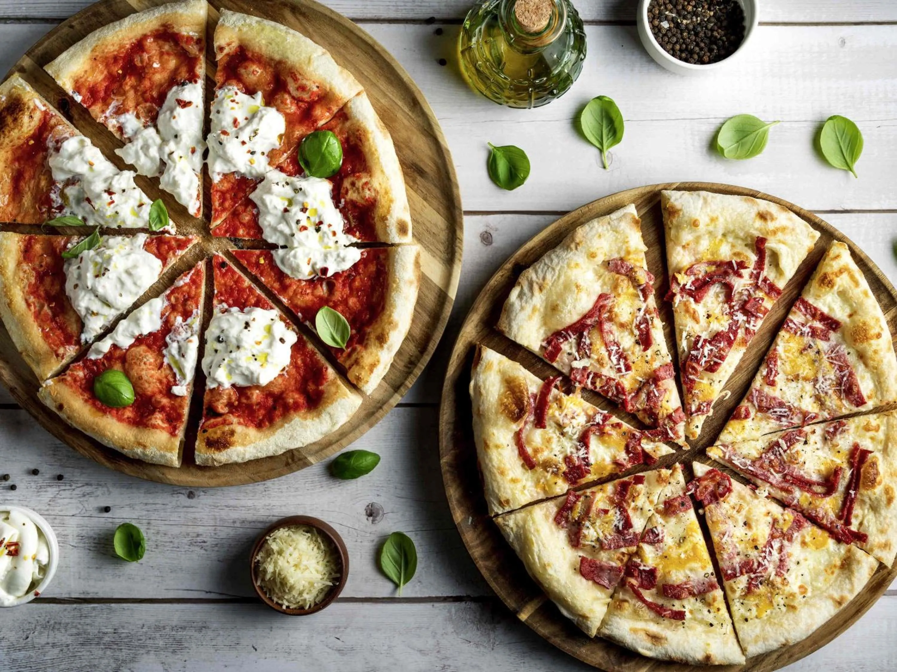 Restaurant/places to eat in ibis Mall Avenue Dubai