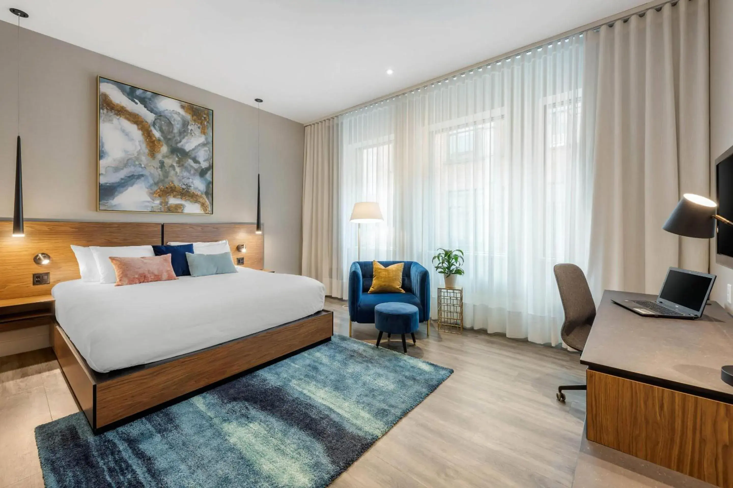 Efficiency King Suite in Hotel Royal William, an Ascend Collection Hotel Efficiency King Suite in Hotel Royal William, an Ascend Collection Hotel