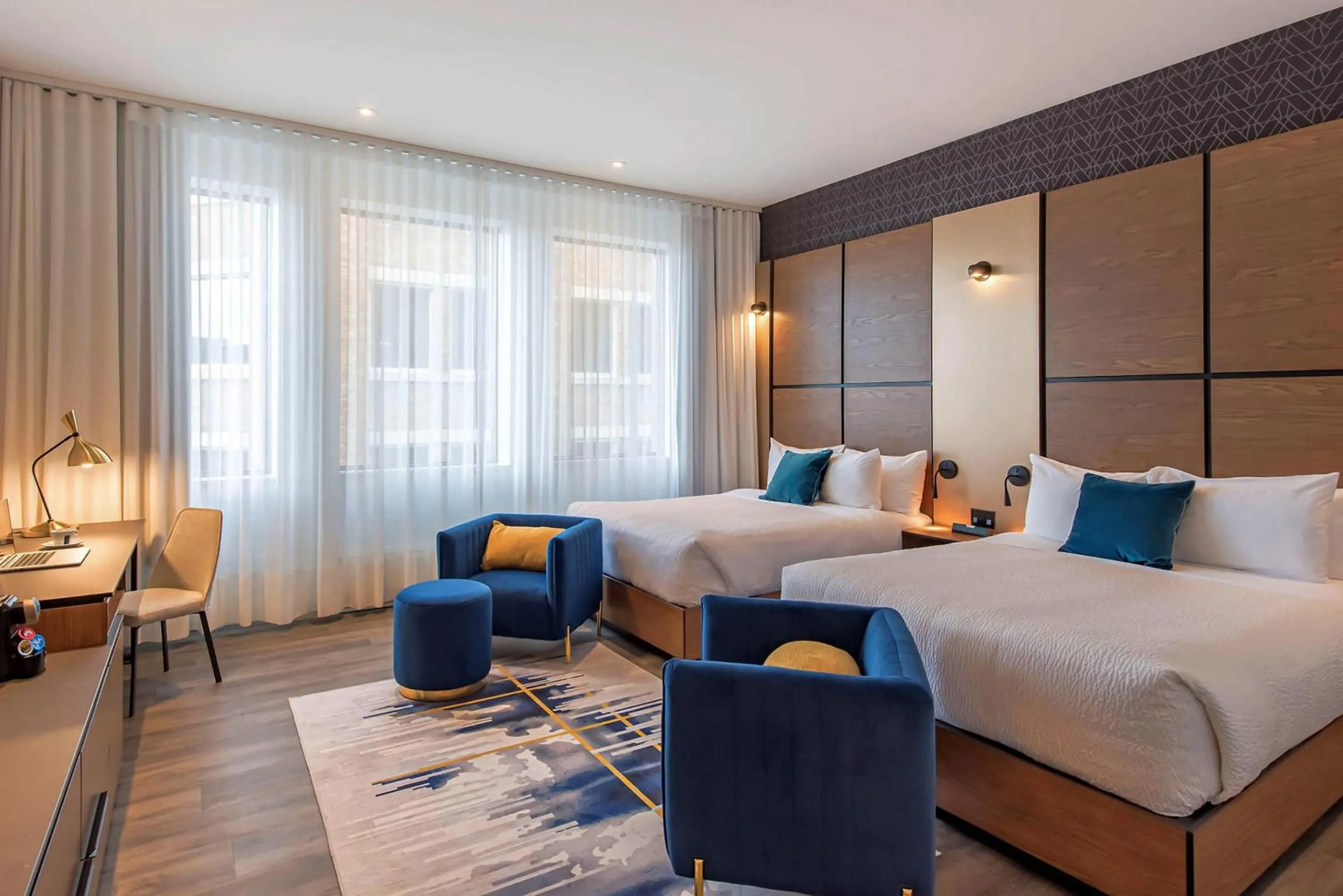 Bedroom, Bed in Hotel Royal William, an Ascend Collection Hotel