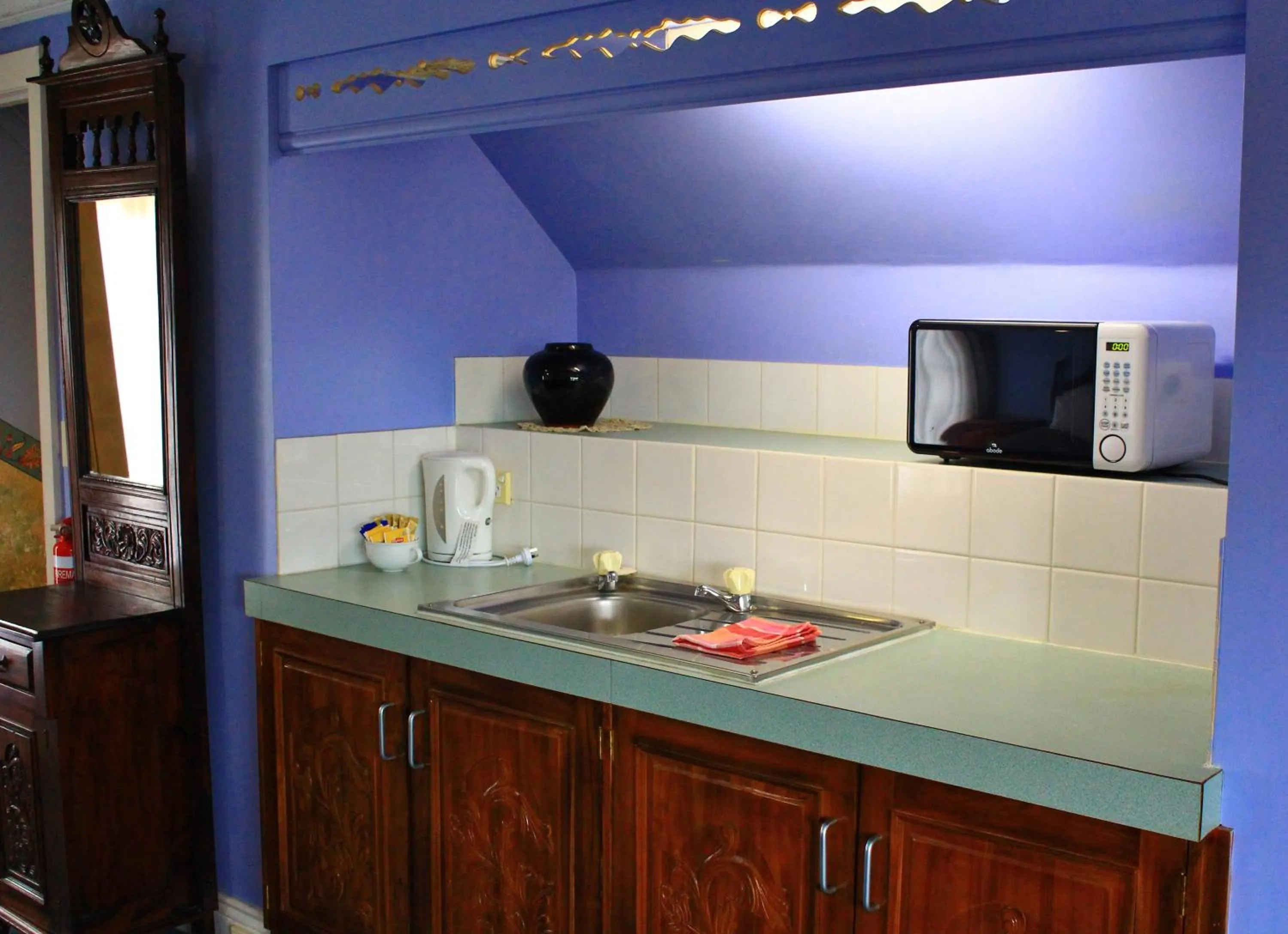 Kitchen or kitchenette in Hatchers Richmond Manor