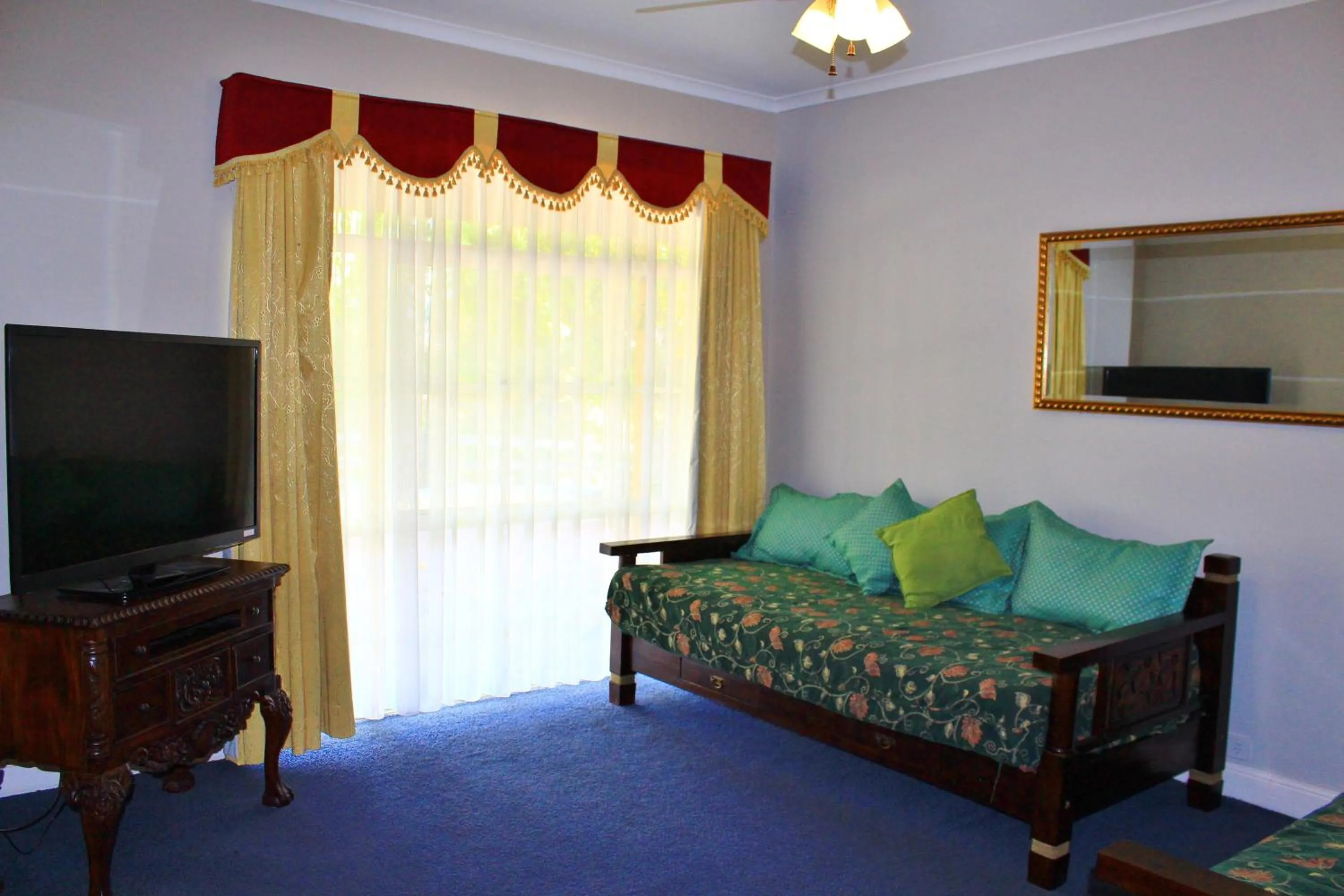 Day in Hatchers Richmond Manor