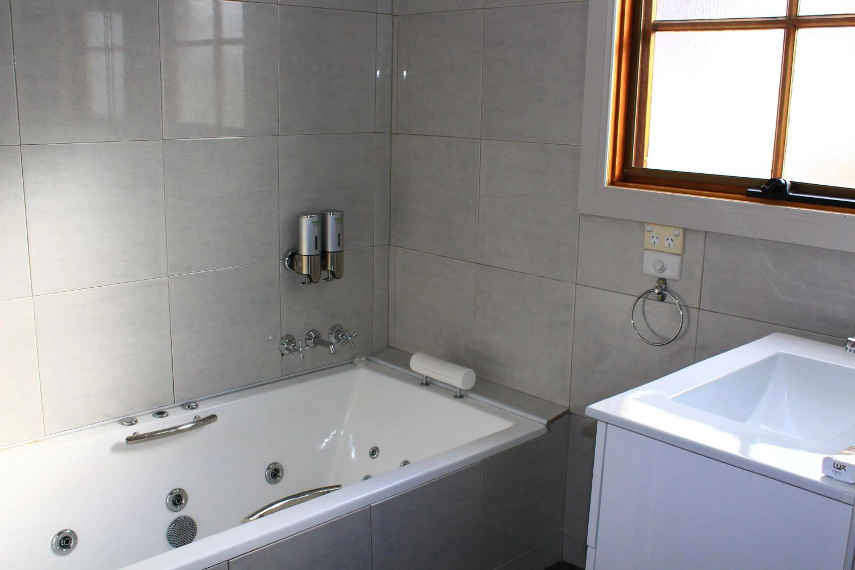 Day in Hatchers Richmond Manor