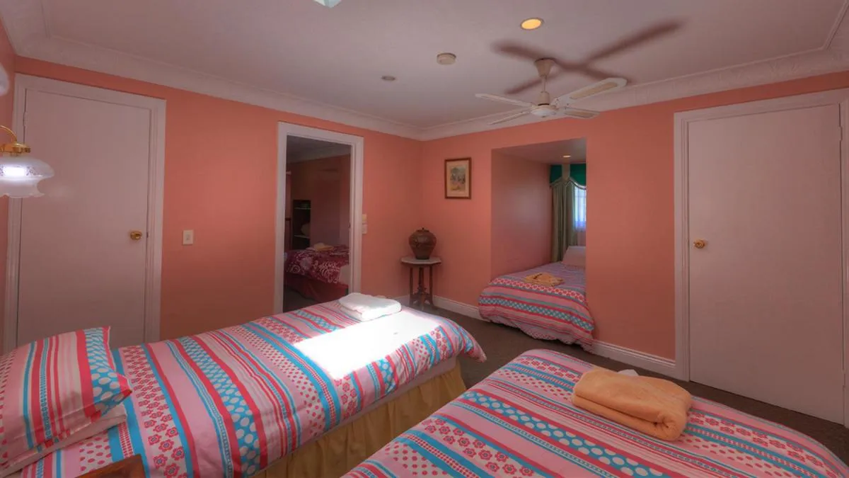 Bed in Hatchers Richmond Manor