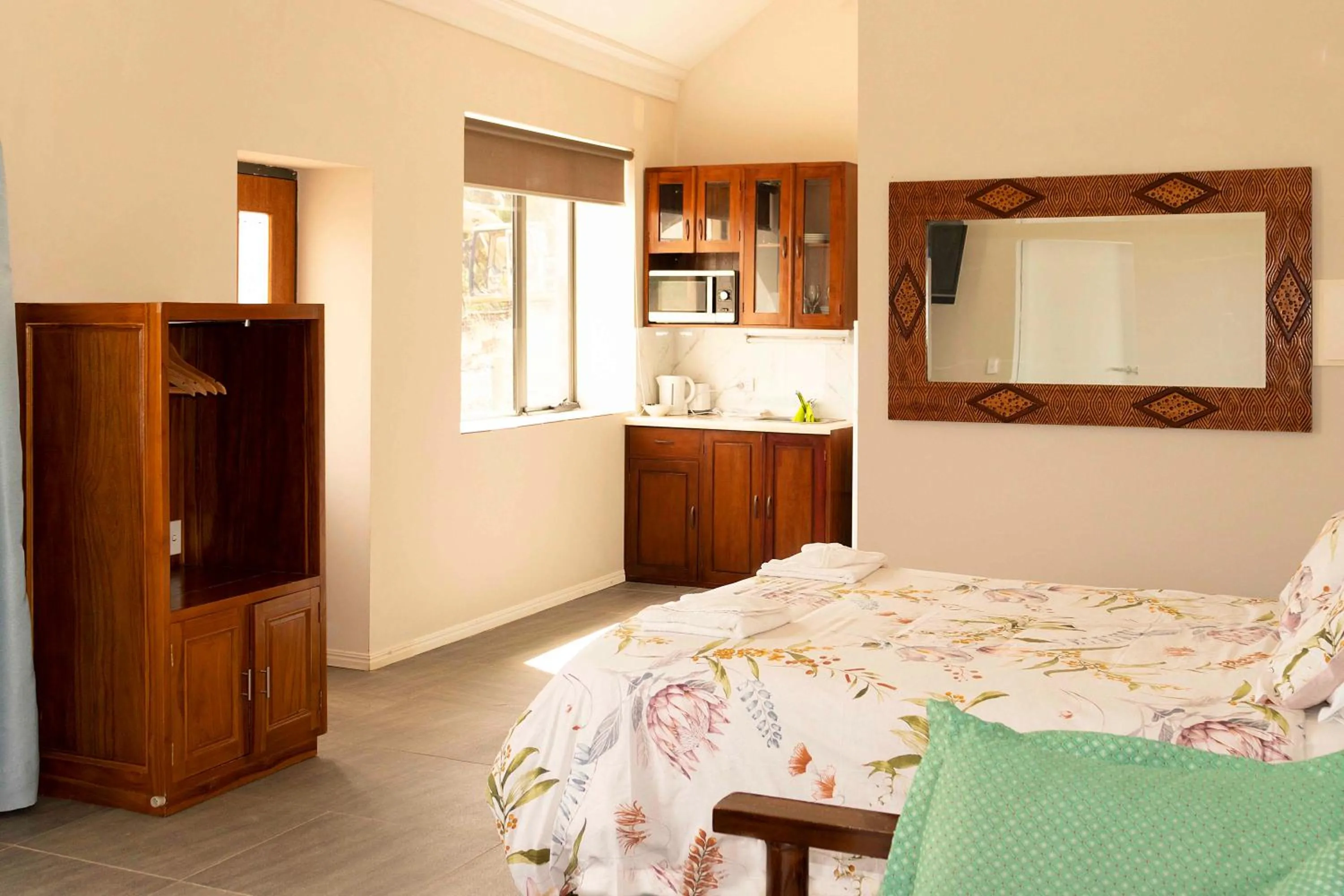 Bedroom, Bed in Hatchers Richmond Manor