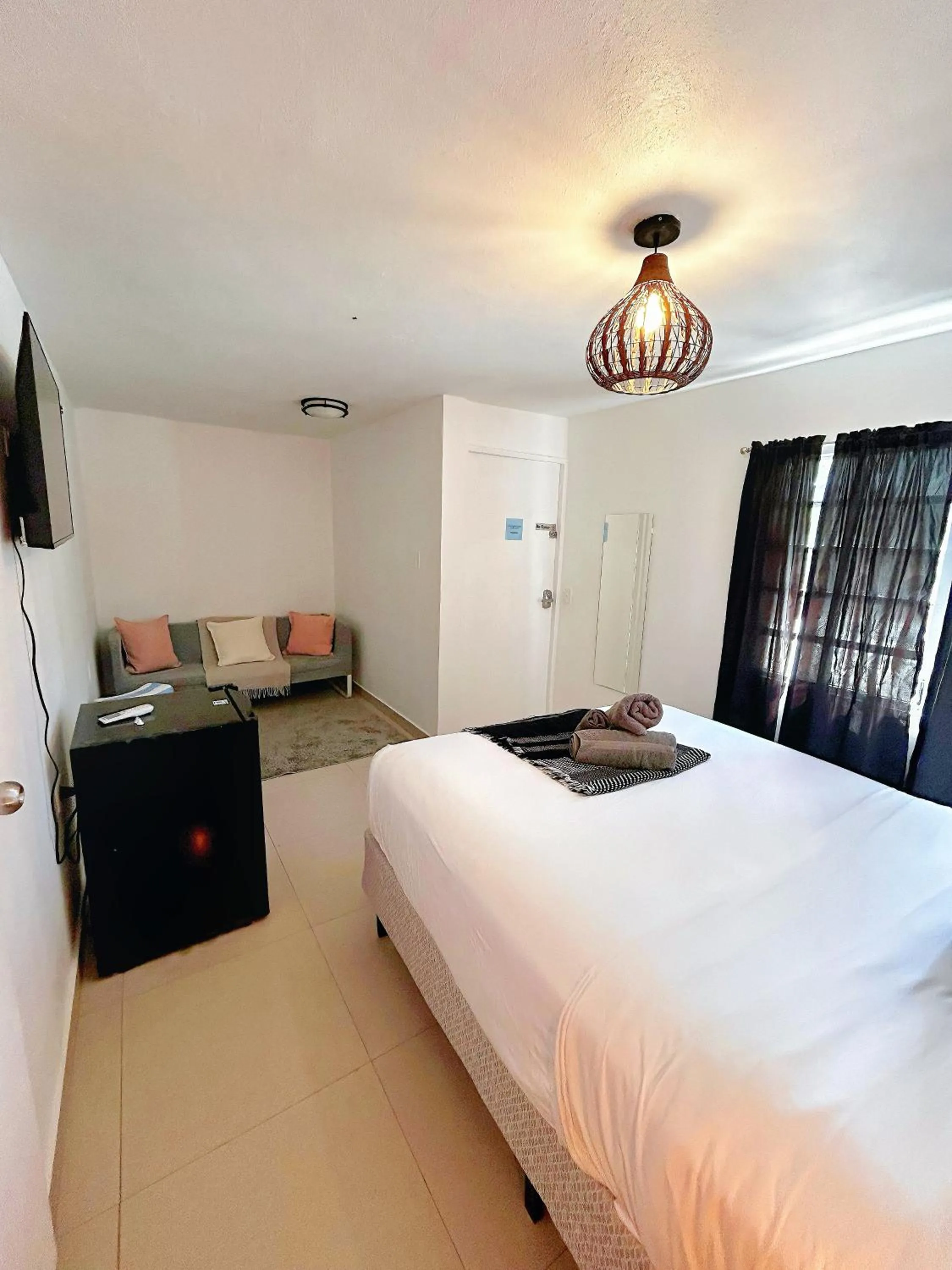 Decorative detail, Bed in The Pelican Poshtel