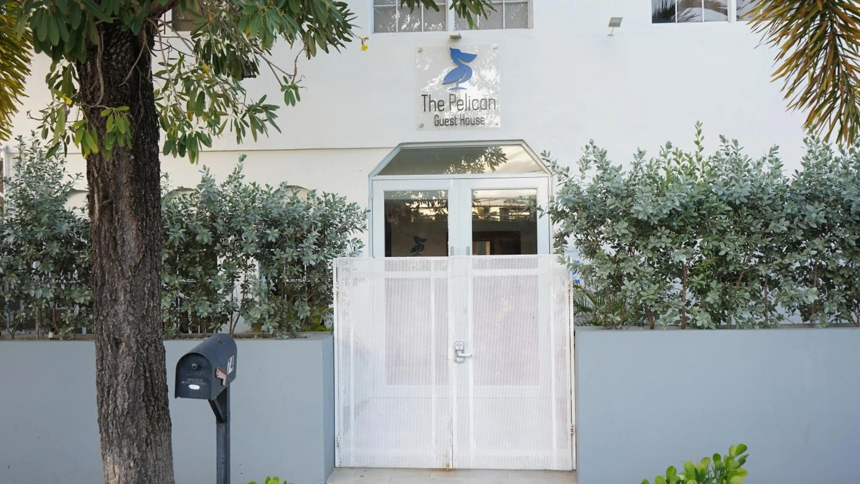 Facade/entrance in The Pelican Poshtel