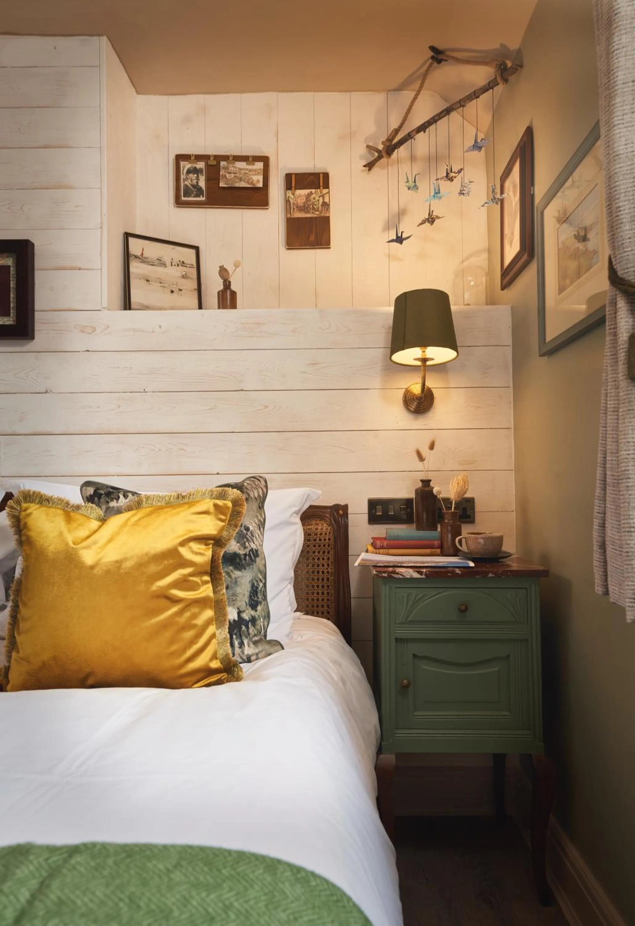 Bedroom, Bed in The Rising Sun