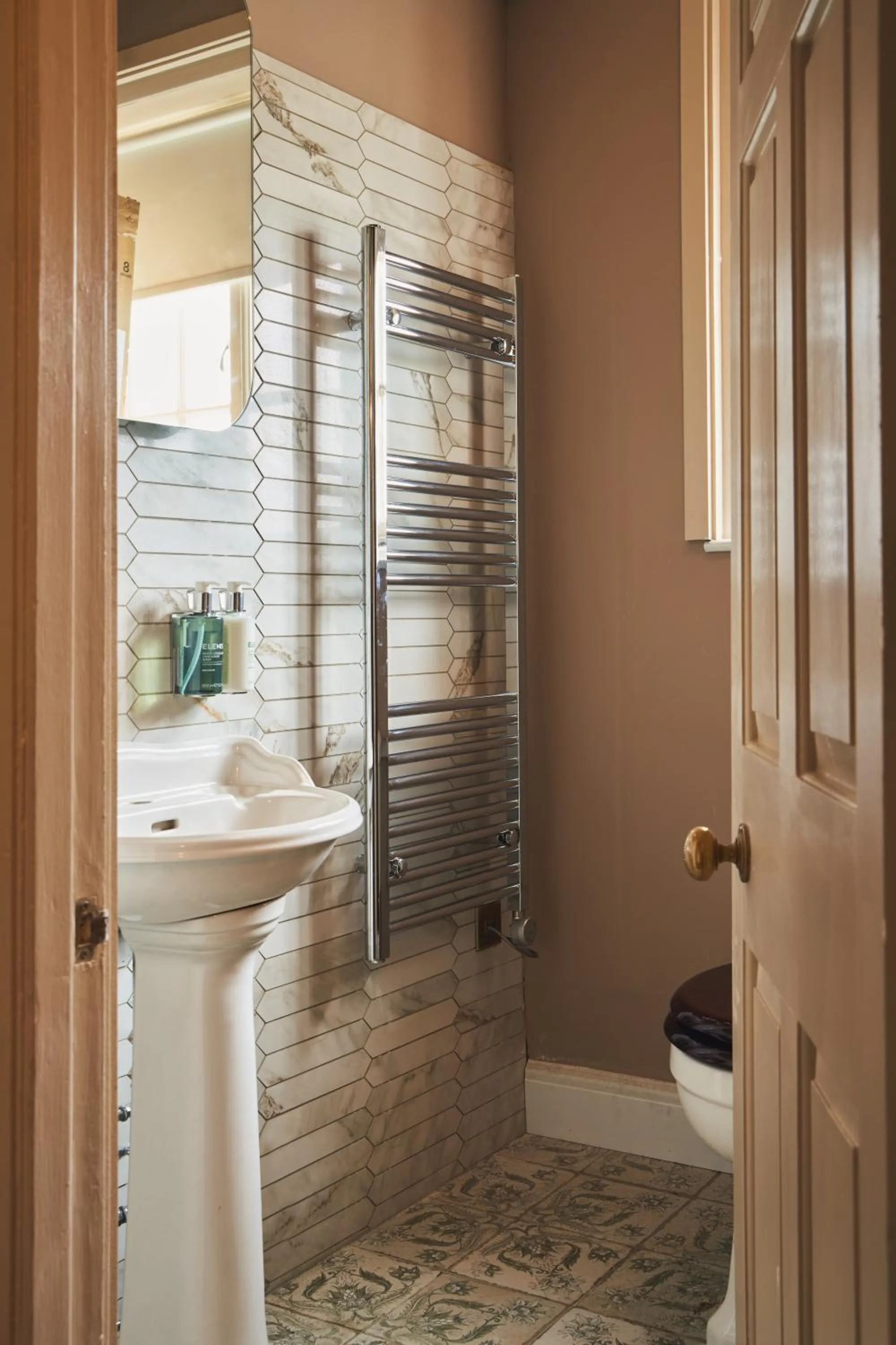 Shower in The Rising Sun