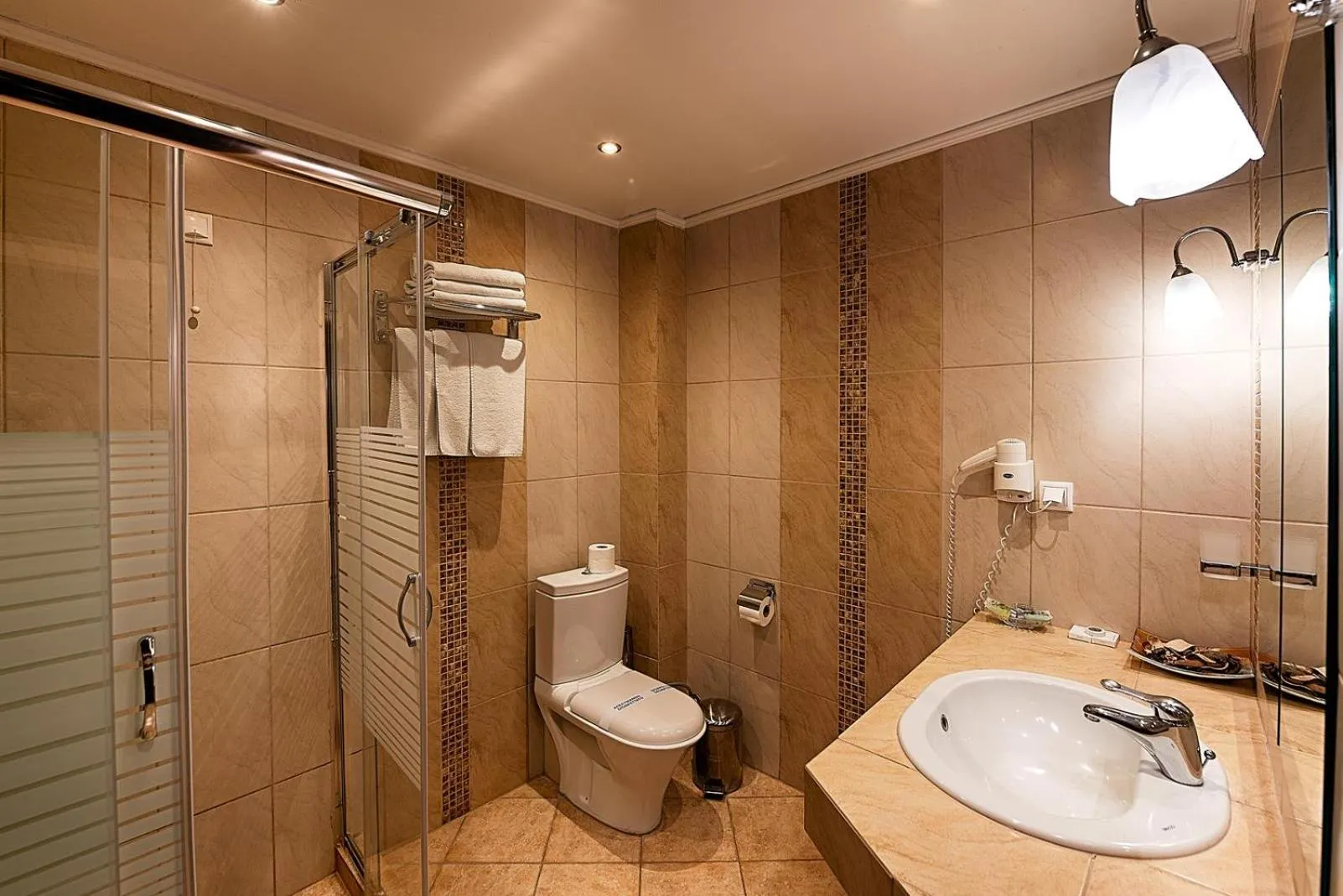 Shower in Hotel Nostos Kastoria