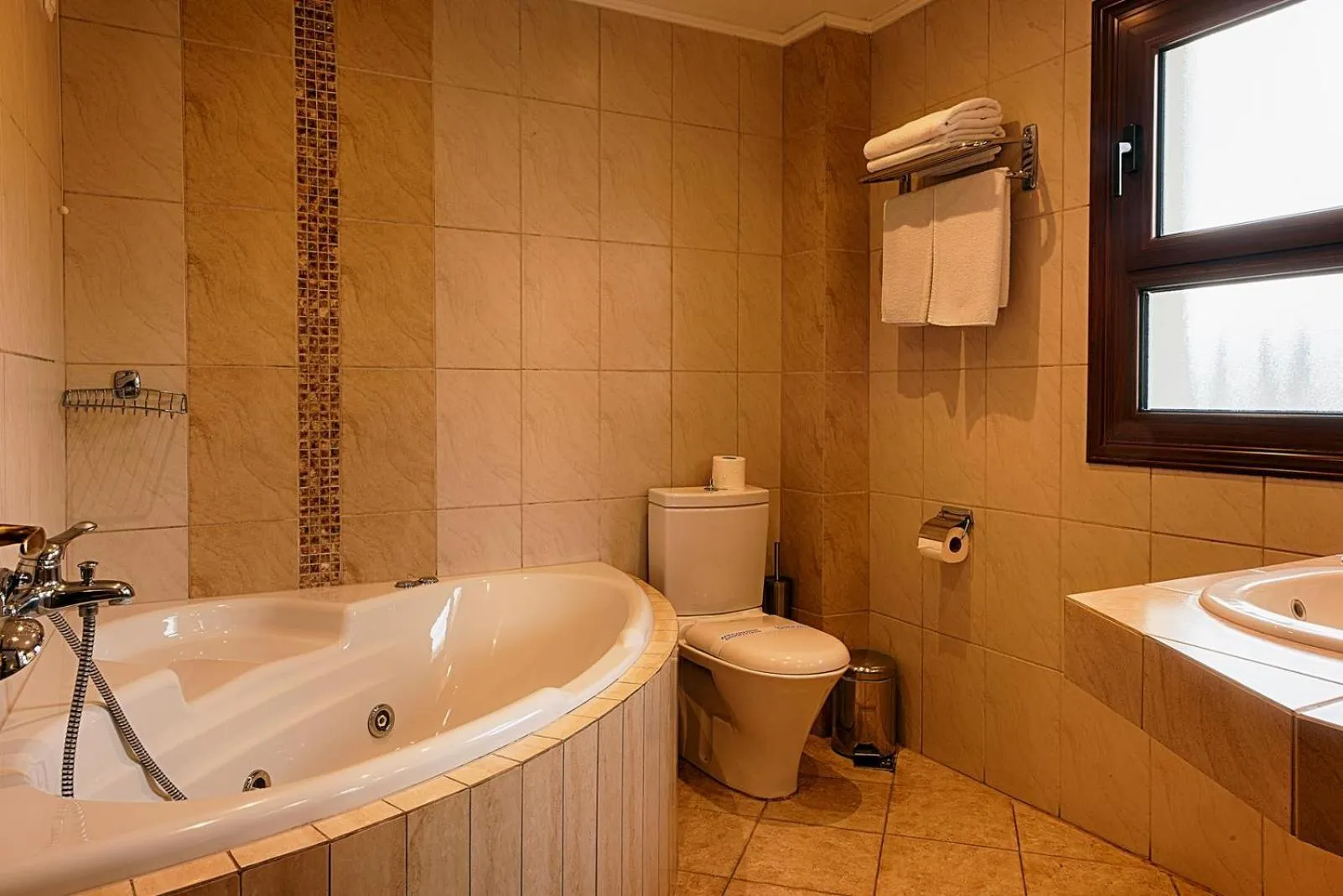 Hot Tub in Hotel Nostos Kastoria