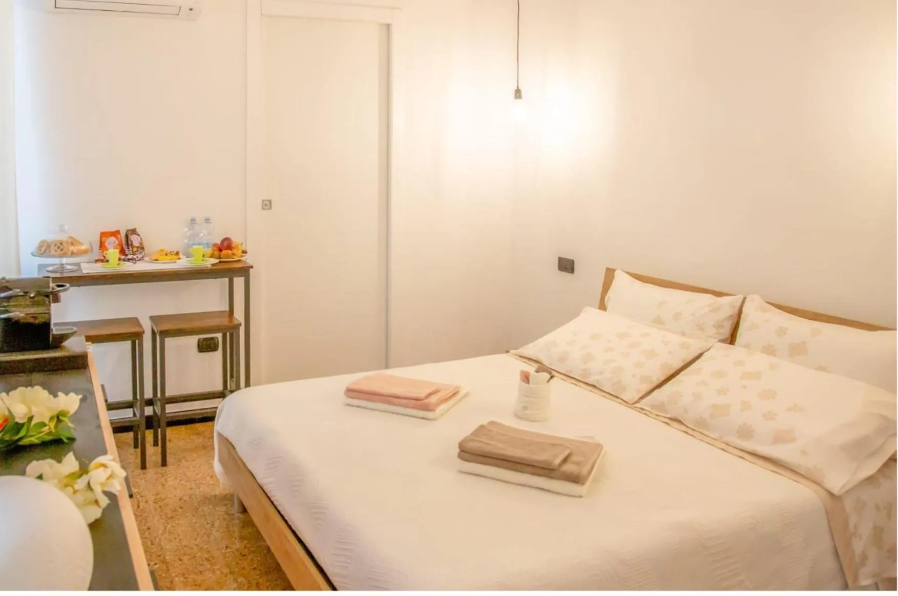 Bed in A Mos Veure B&B