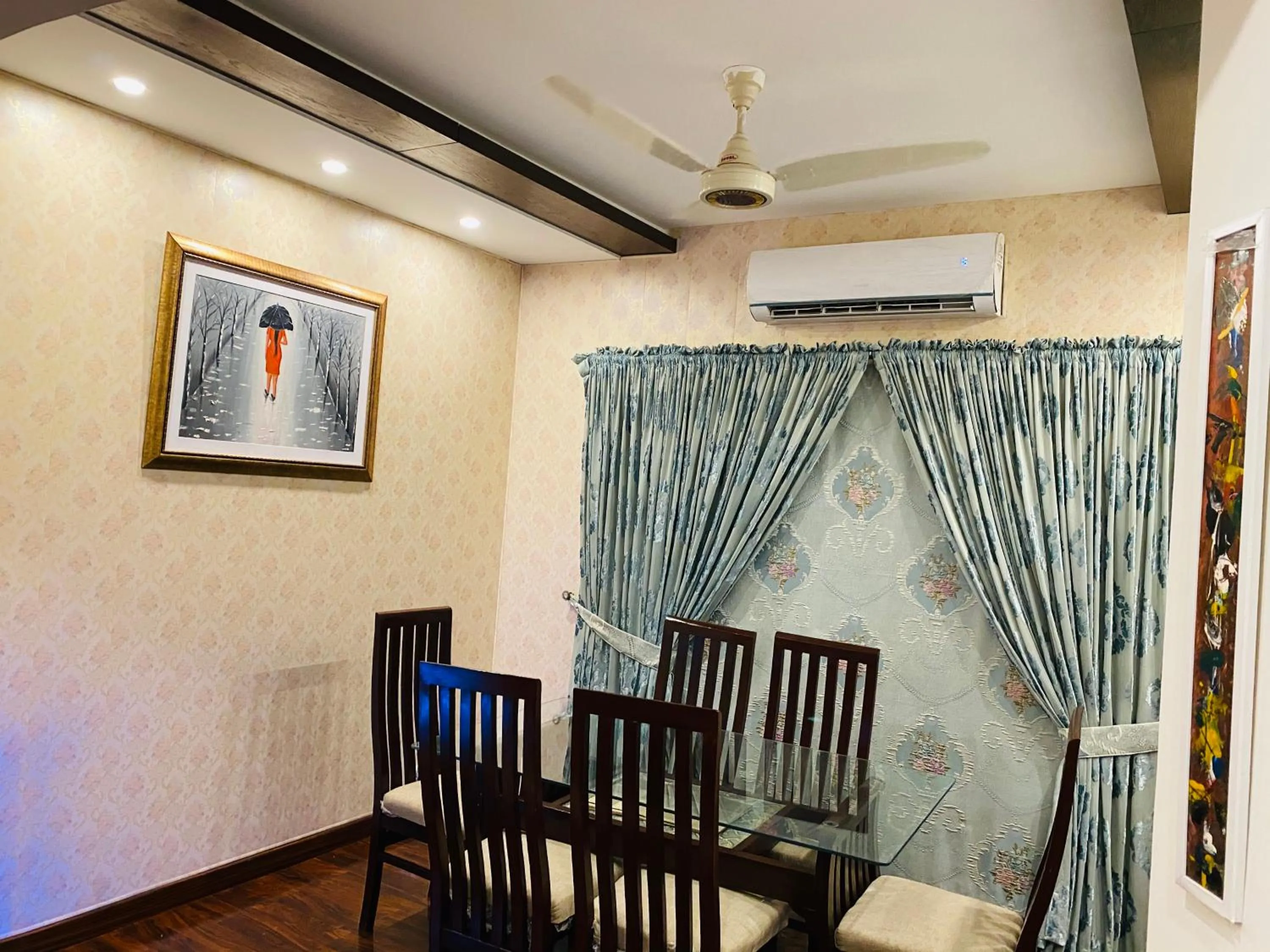 Vactional Villa Dha Phase 6 Lahore ,Three Bed Room Full House