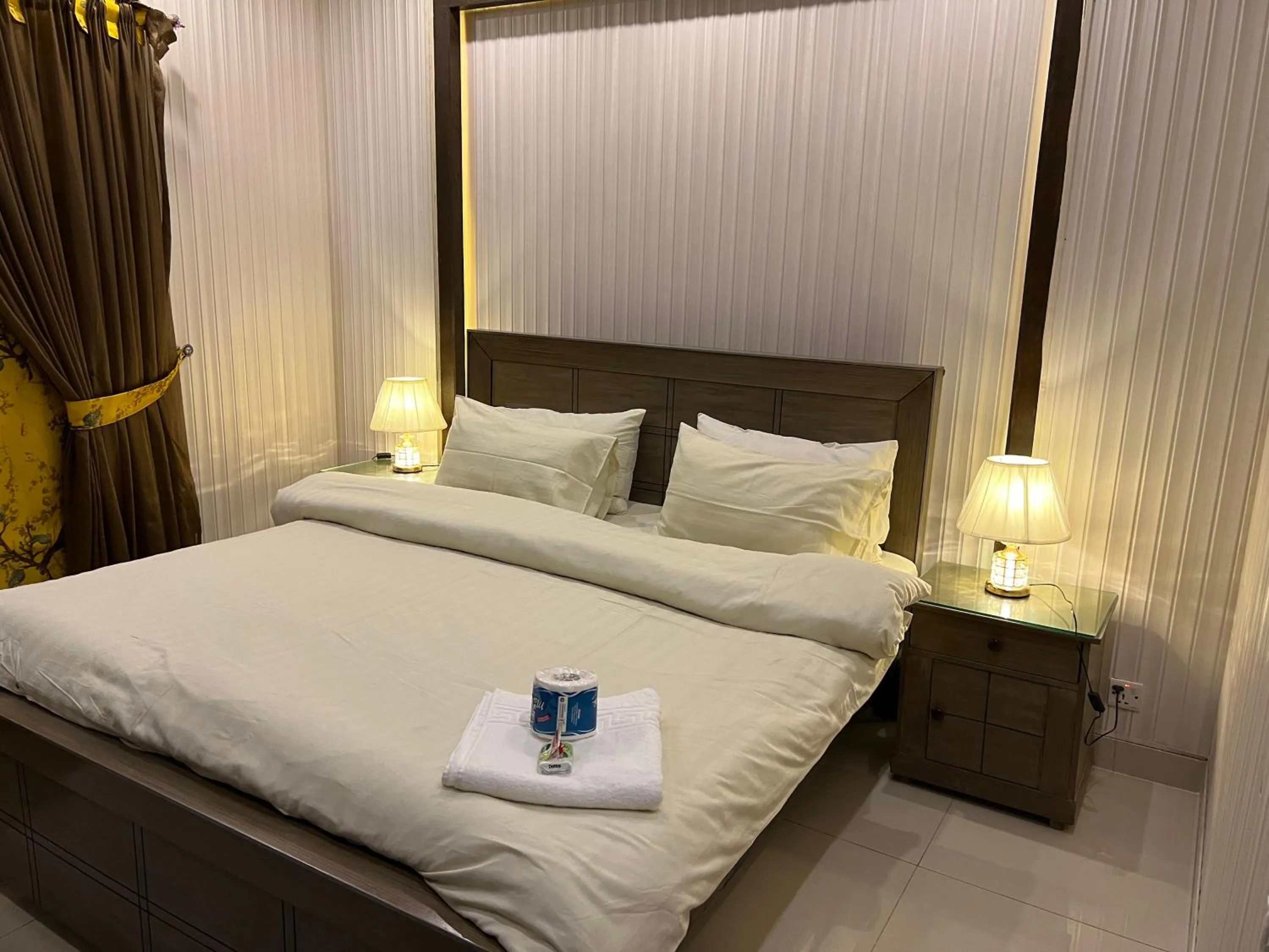 Bed in Vactional Villa Dha Phase 6 Lahore ,Three Bed Room Full House