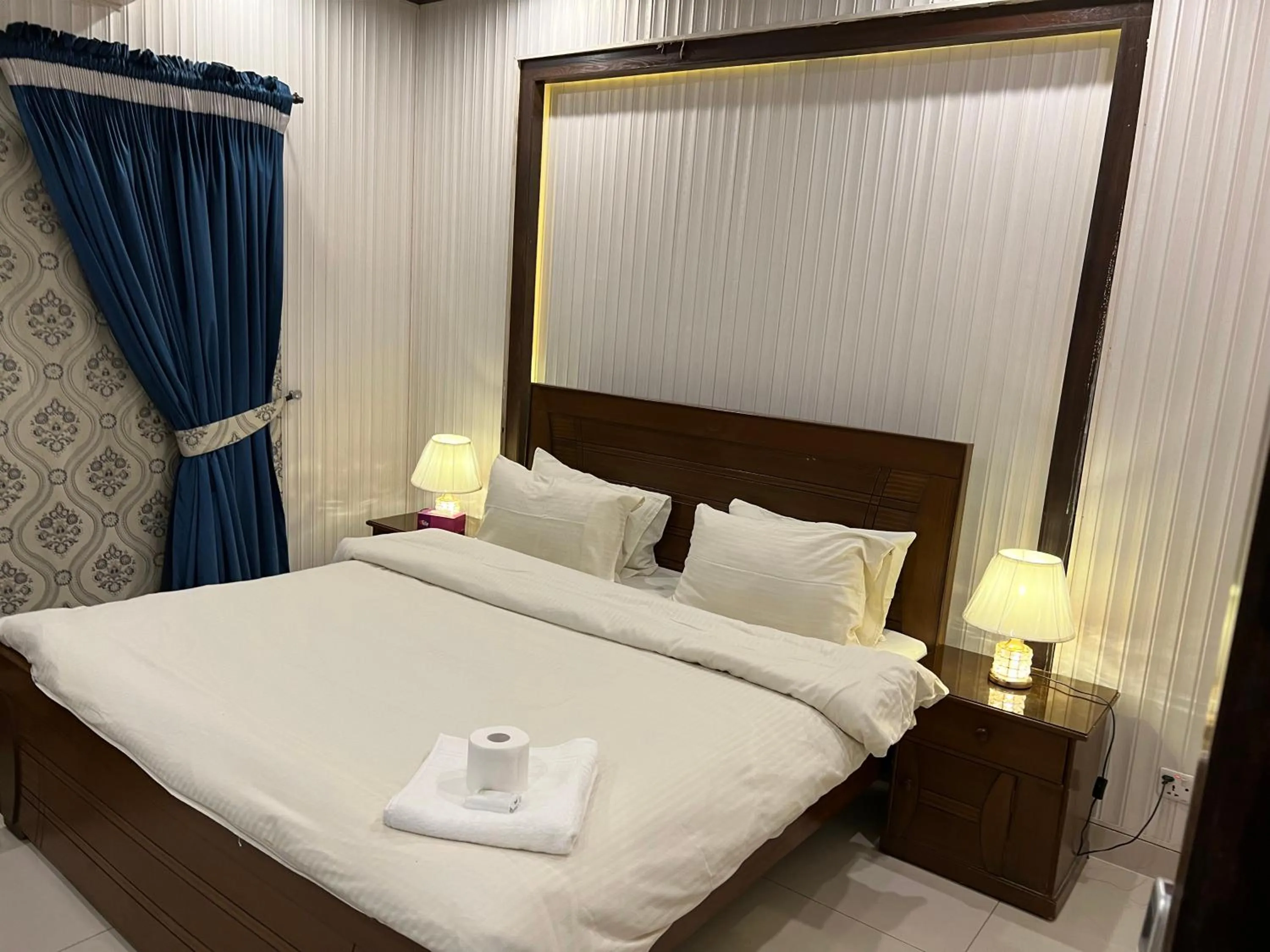 Bed in Vactional Villa Dha Phase 6 Lahore ,Three Bed Room Full House