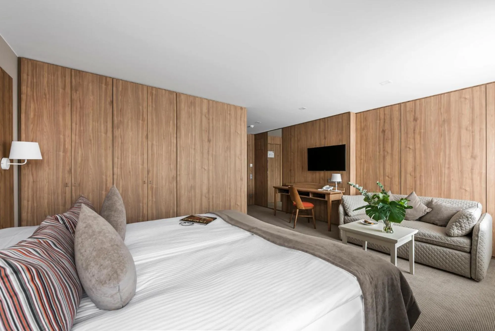 Bedroom, Bed in Big Stone