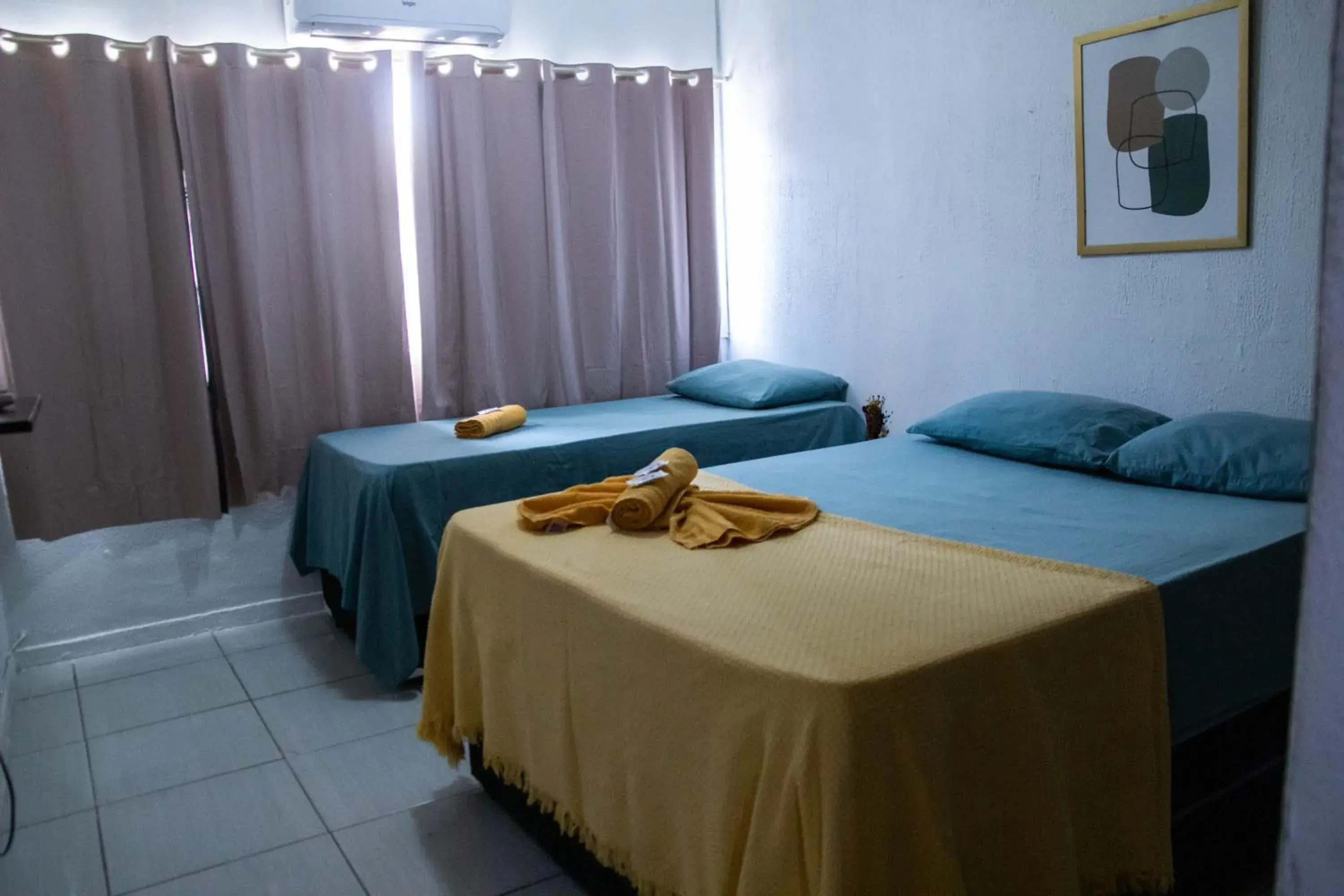 Triple Room - single occupancy in Casa da Esquina Pousada Triple Room - single occupancy in Casa da Esquina Pousada