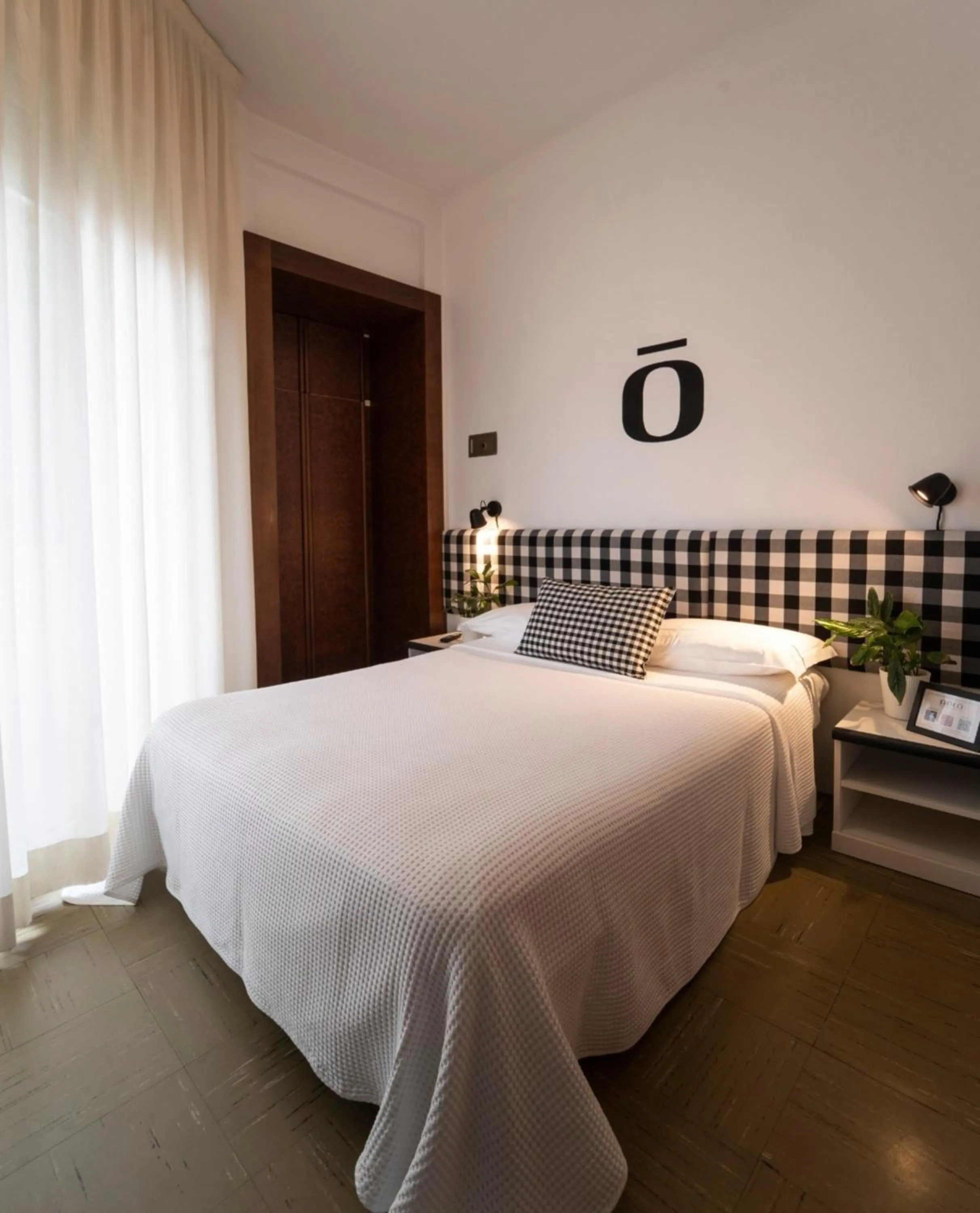 Bedroom, Bed in Hotel Aplo - Breakfast Experience