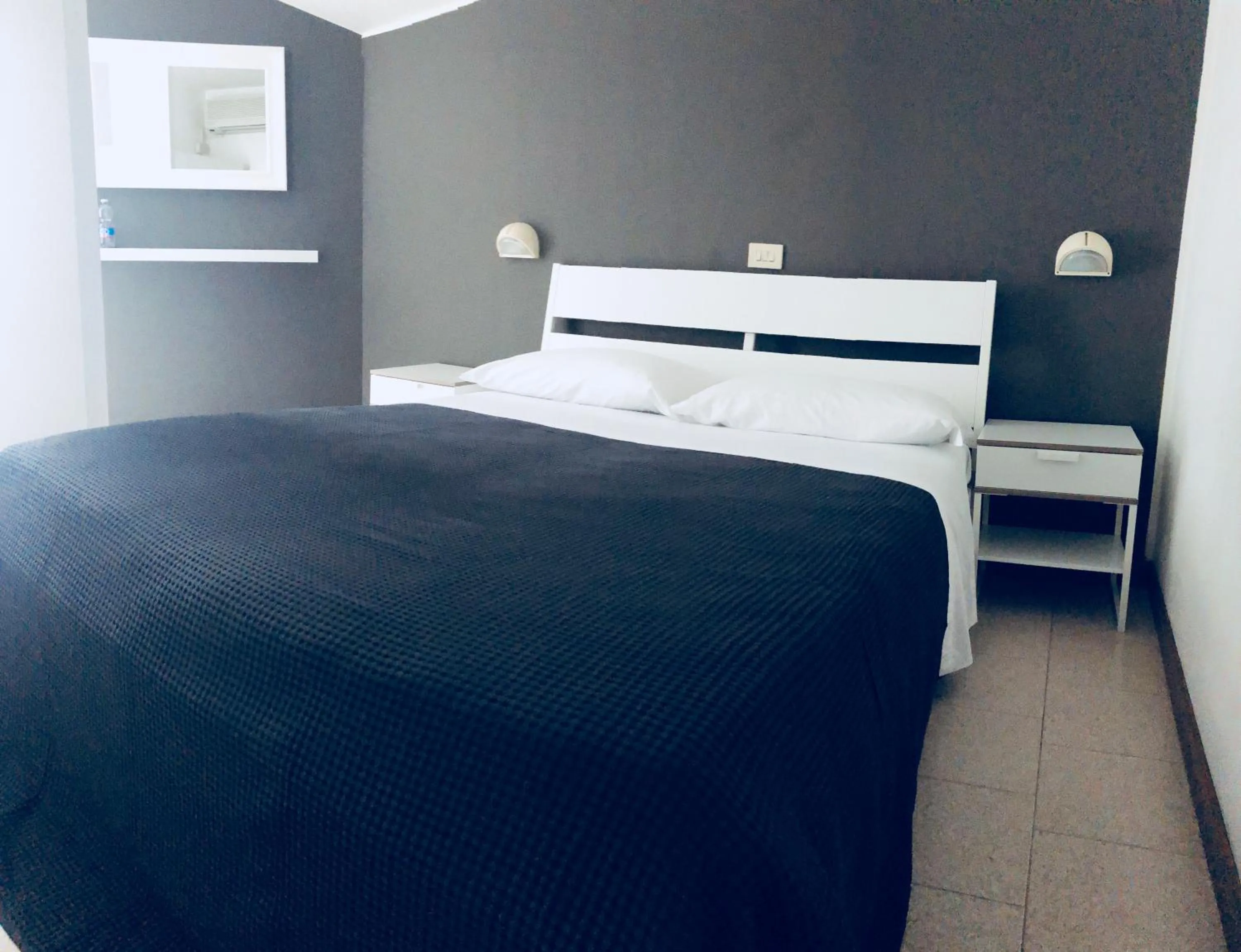 Bedroom, Bed in Hotel Aplo - Breakfast Experience