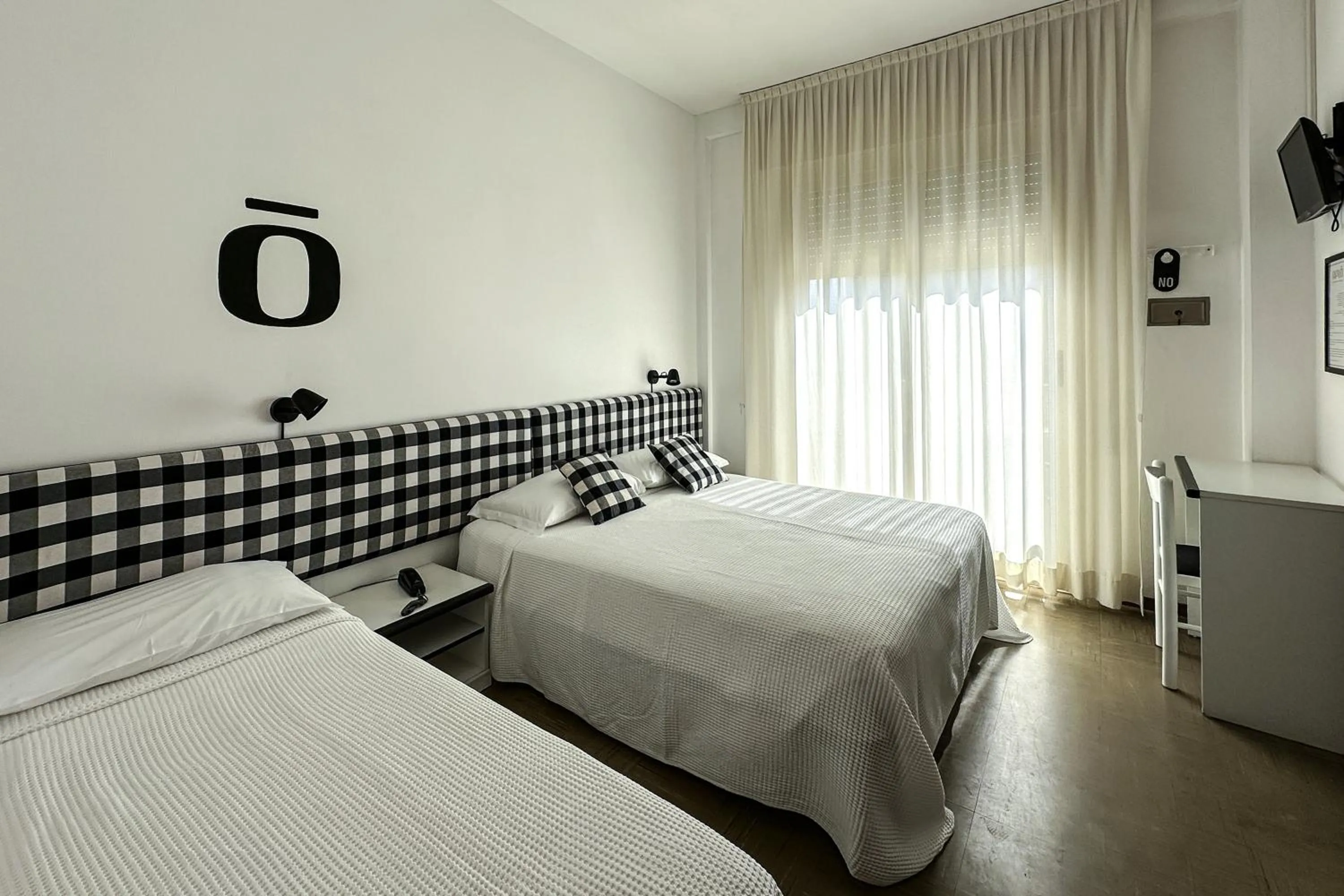 Balcony/Terrace, Bed in Hotel Aplo - Breakfast Experience