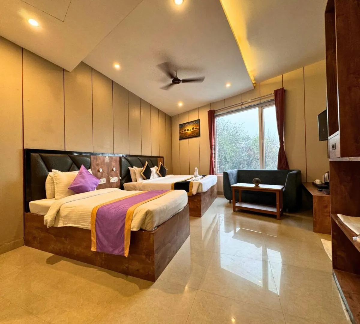 Bed in Hotel Runway Inn