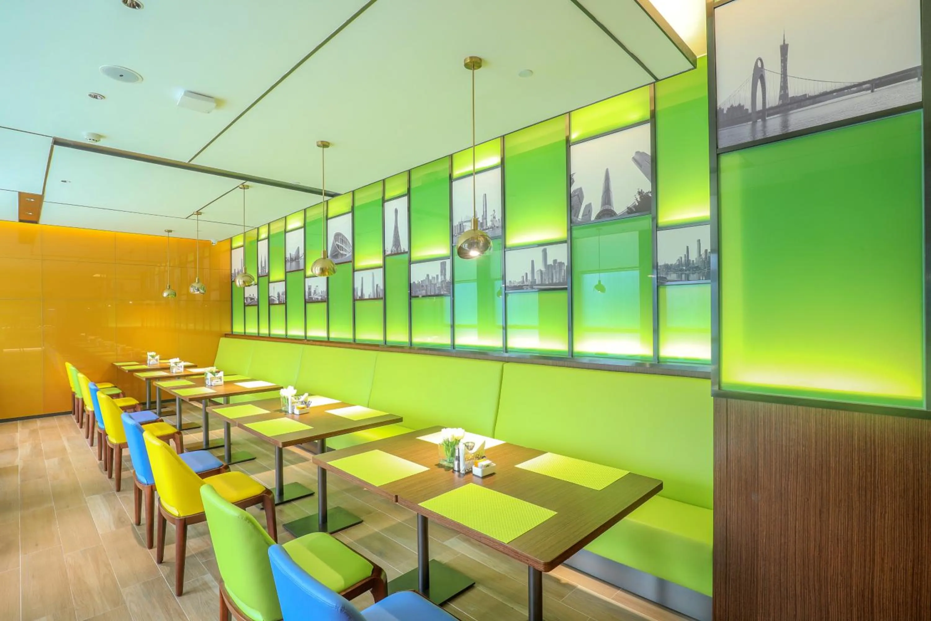 Restaurant/places to eat in Hampton by Hilton Guangzhou Dongxiaonan