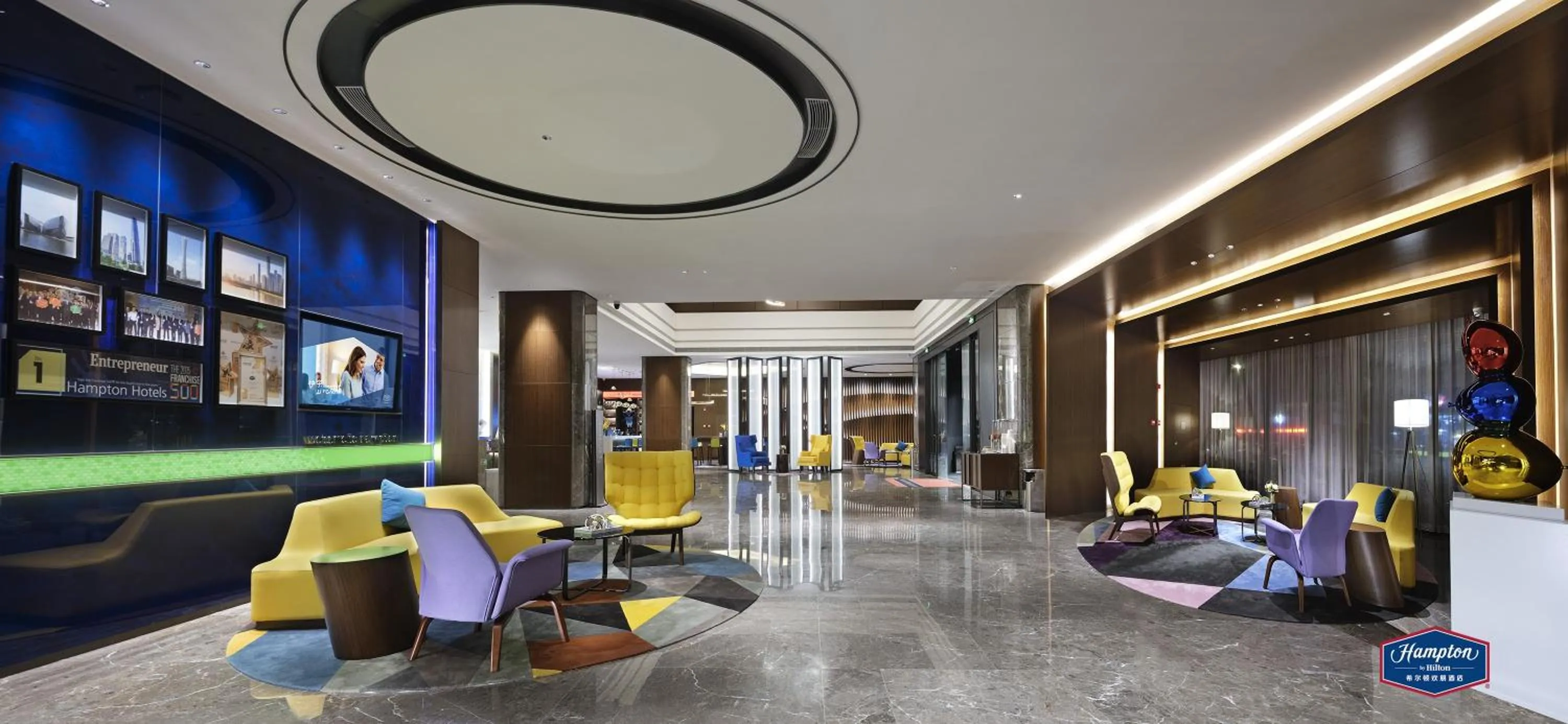 Seating area in Hampton by Hilton Guangzhou Dongxiaonan